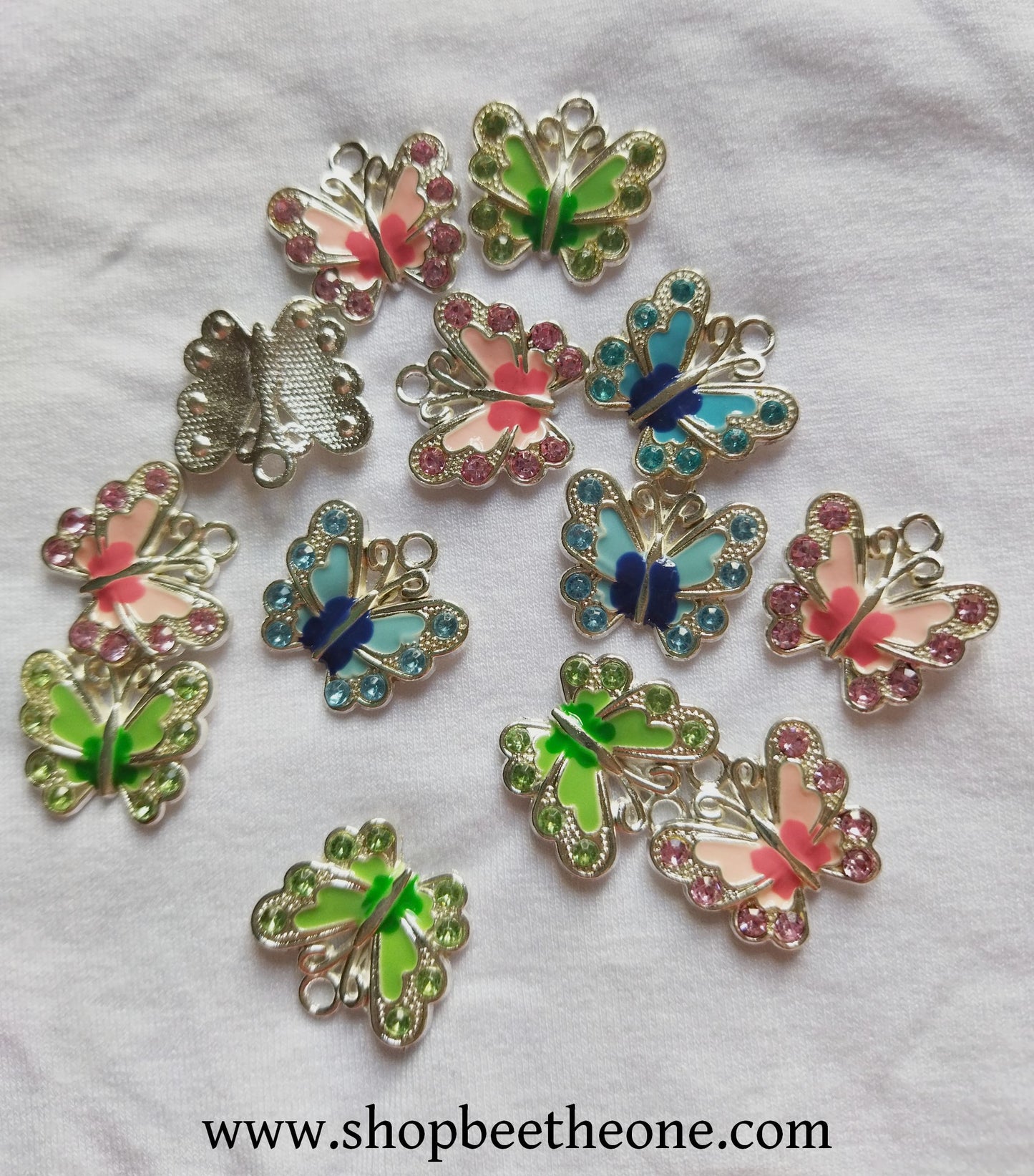 Breloque en émail Papillon argenté et strass assortis - 21 mm - trou 2 mm - 3 coloris disponibles