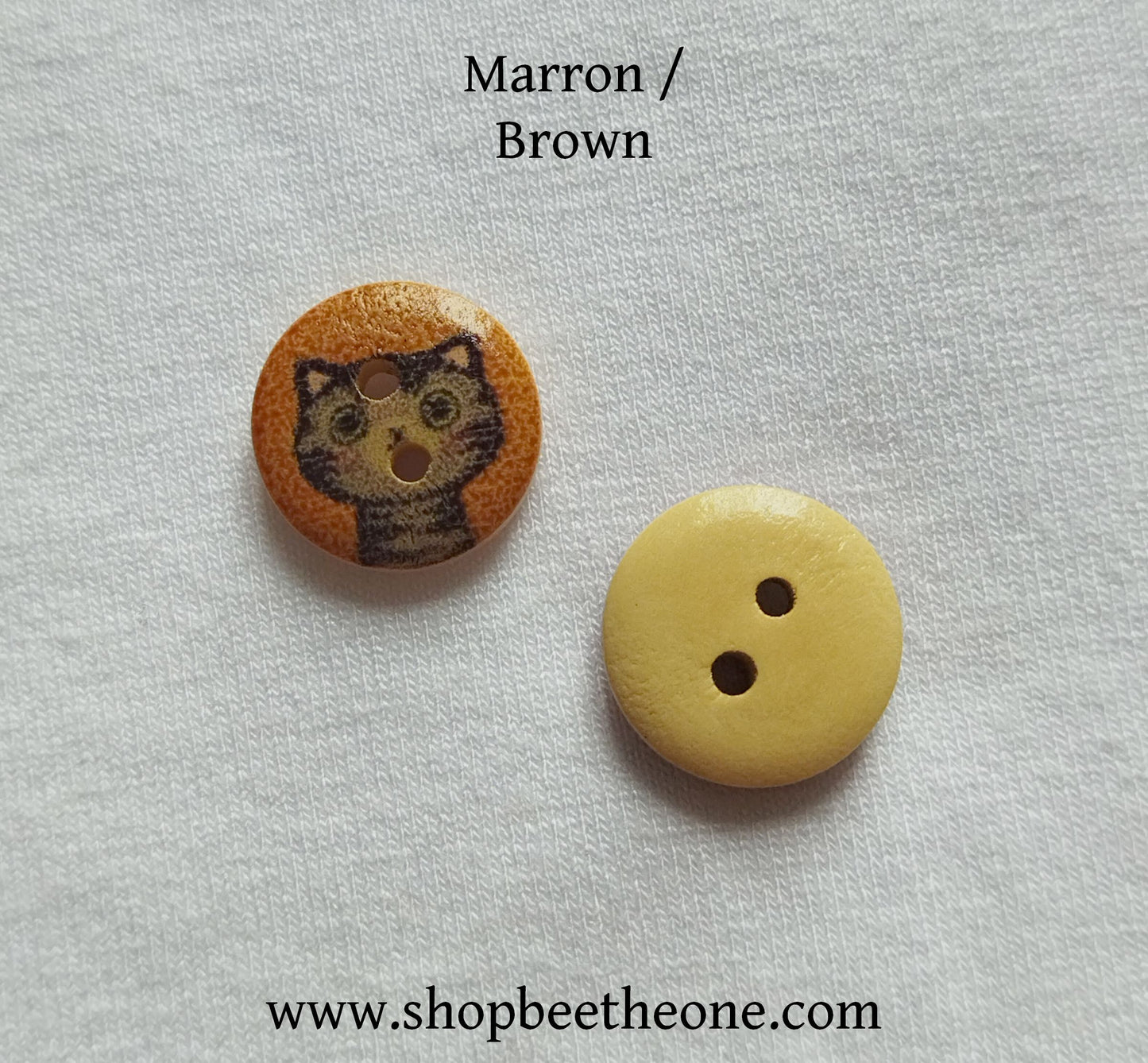 Bouton rond "Petit Chat moucheté" en bois - 15 mm - 9 coloris disponibles