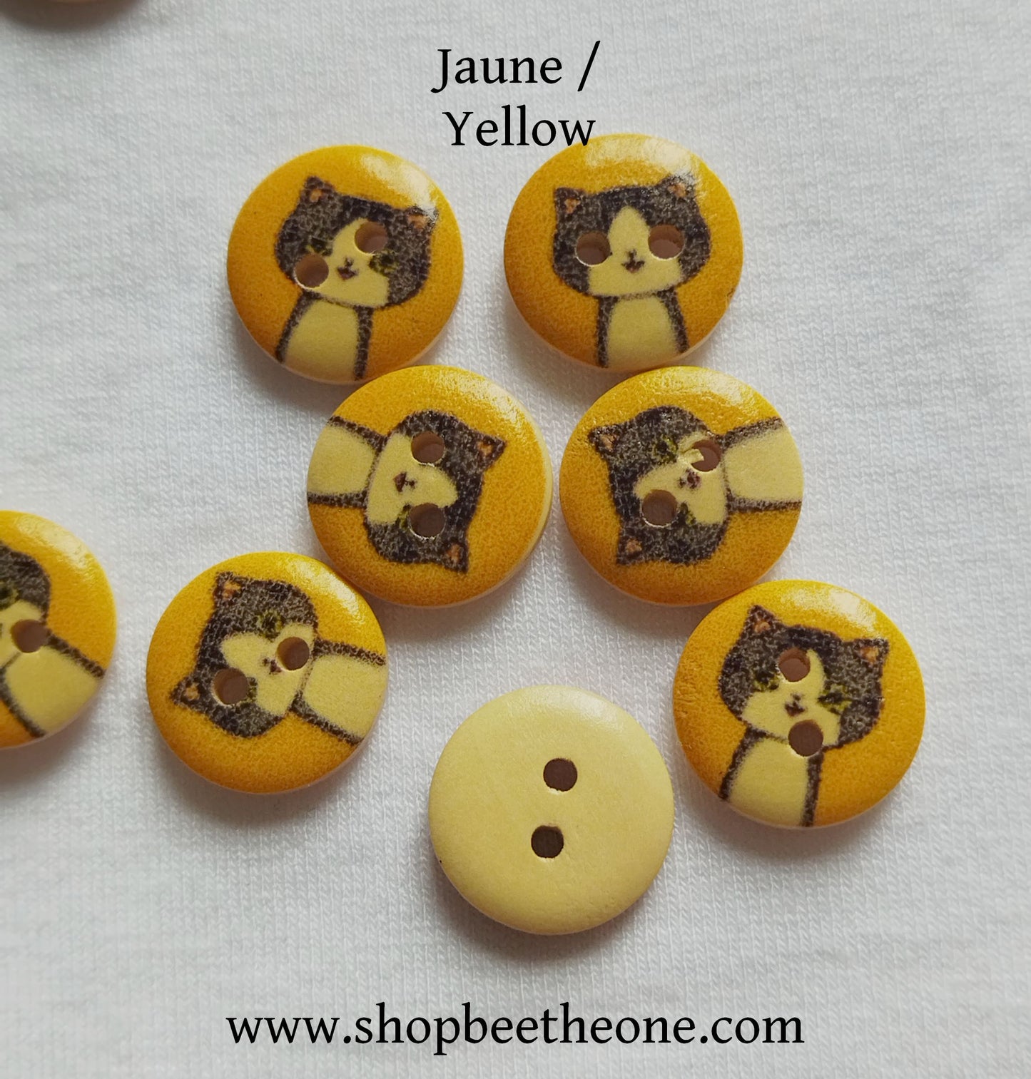 Bouton rond "Petit Chat moucheté" en bois - 15 mm - 9 coloris disponibles