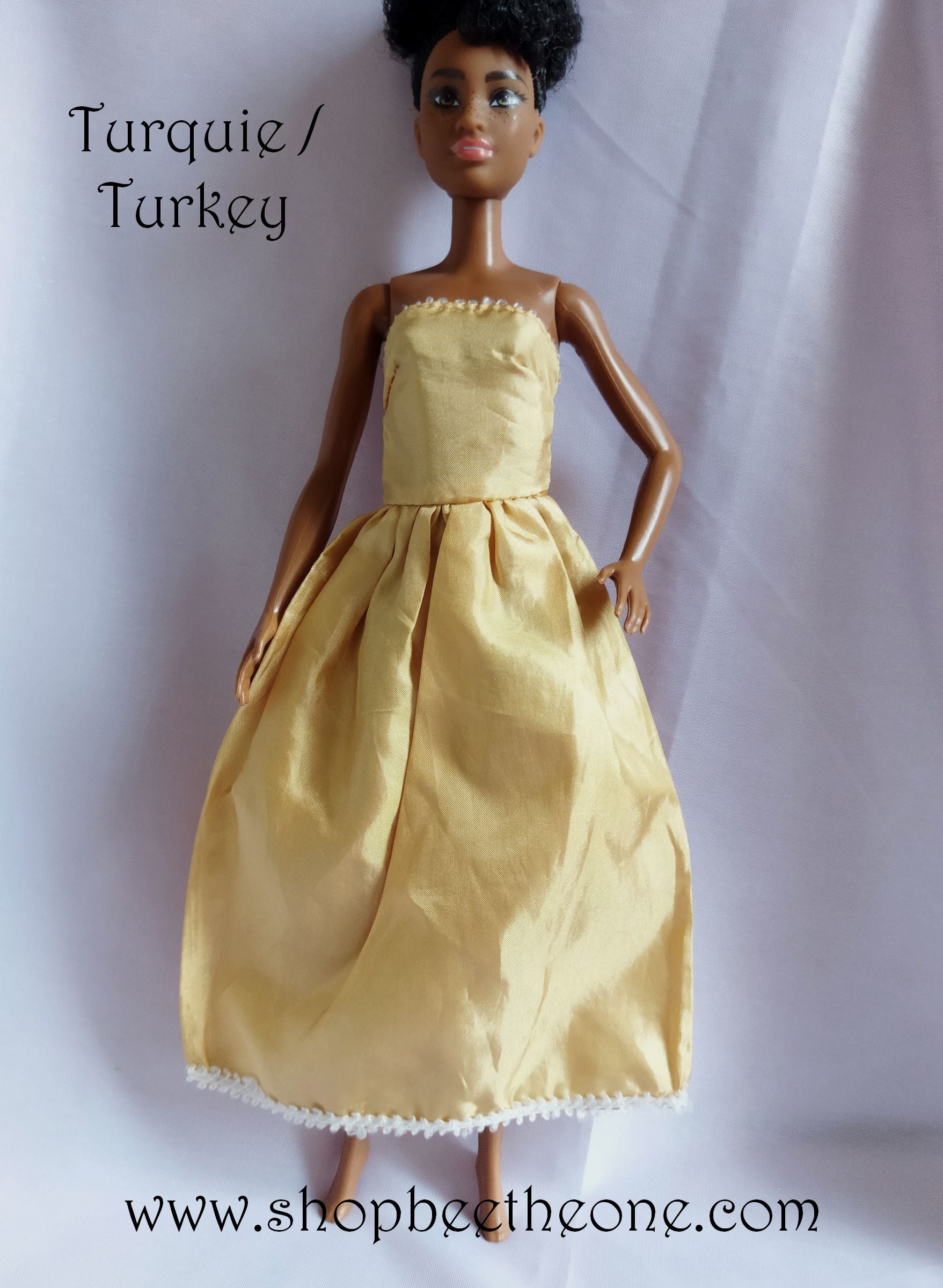Vêtements Barbie - 2 Tenues et accessoires 2 pour Liban