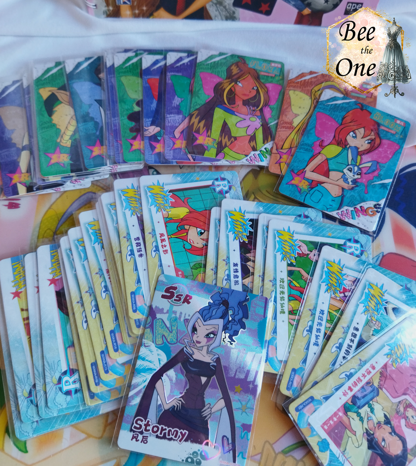 Winx Club "Fairy Wonderland" série 2024 Cartes TCG - Booster Pack Bleu ou Rose + Cartes offertes!