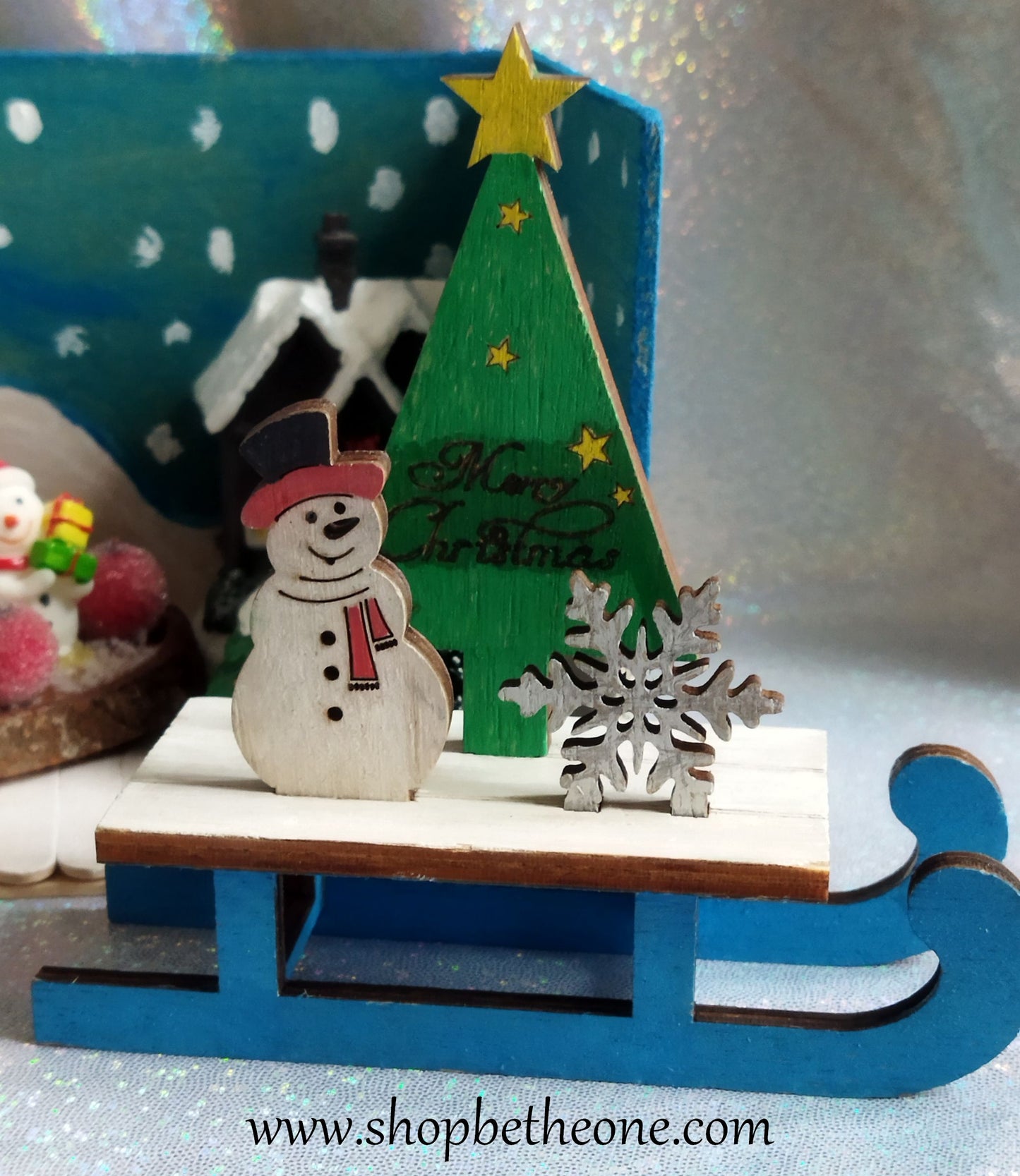 Décoration de Noël Sujet Traineau en bois peint avec éléments assortis - par Bee the One