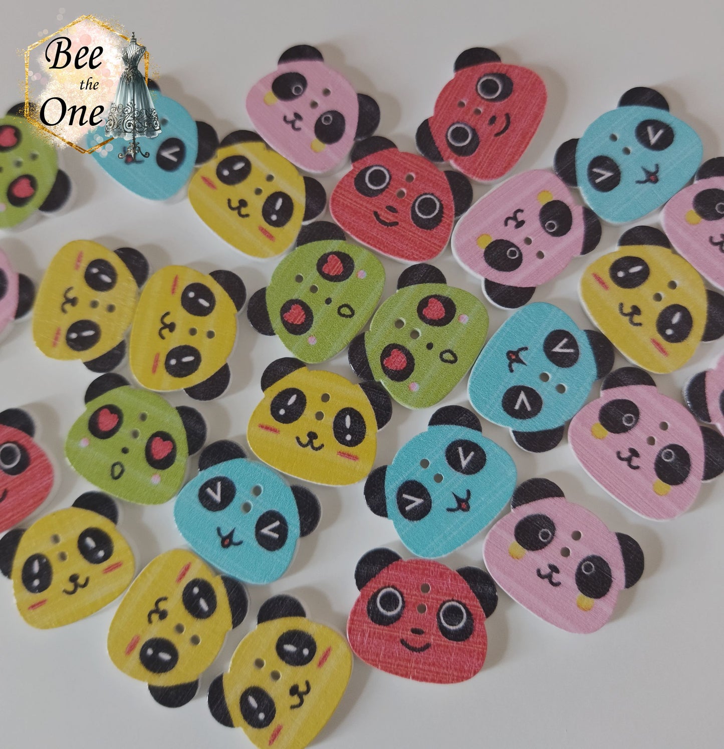 Bouton Tête de panda émoticône colorée en bois - 22 mm - 5 coloris disponibles