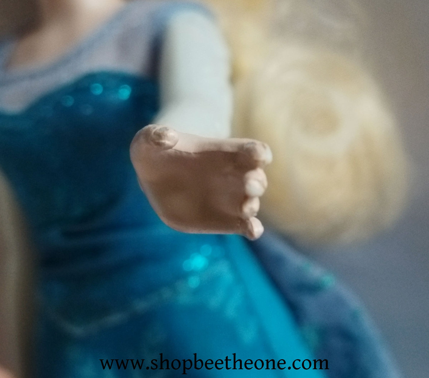 La Reine des Neiges Elsa Musical Lights - Hasbro 2016 - Poupée musicale et lumineuse - Chaussures