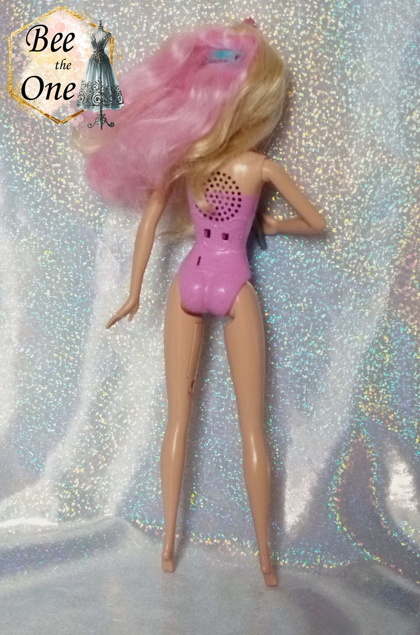Barbie La Princesse et la Popstar (The Princess and the Popstar) Transforming Tori 2-en-1 - Mattel 2012 - Poupée musicale - Vêtement