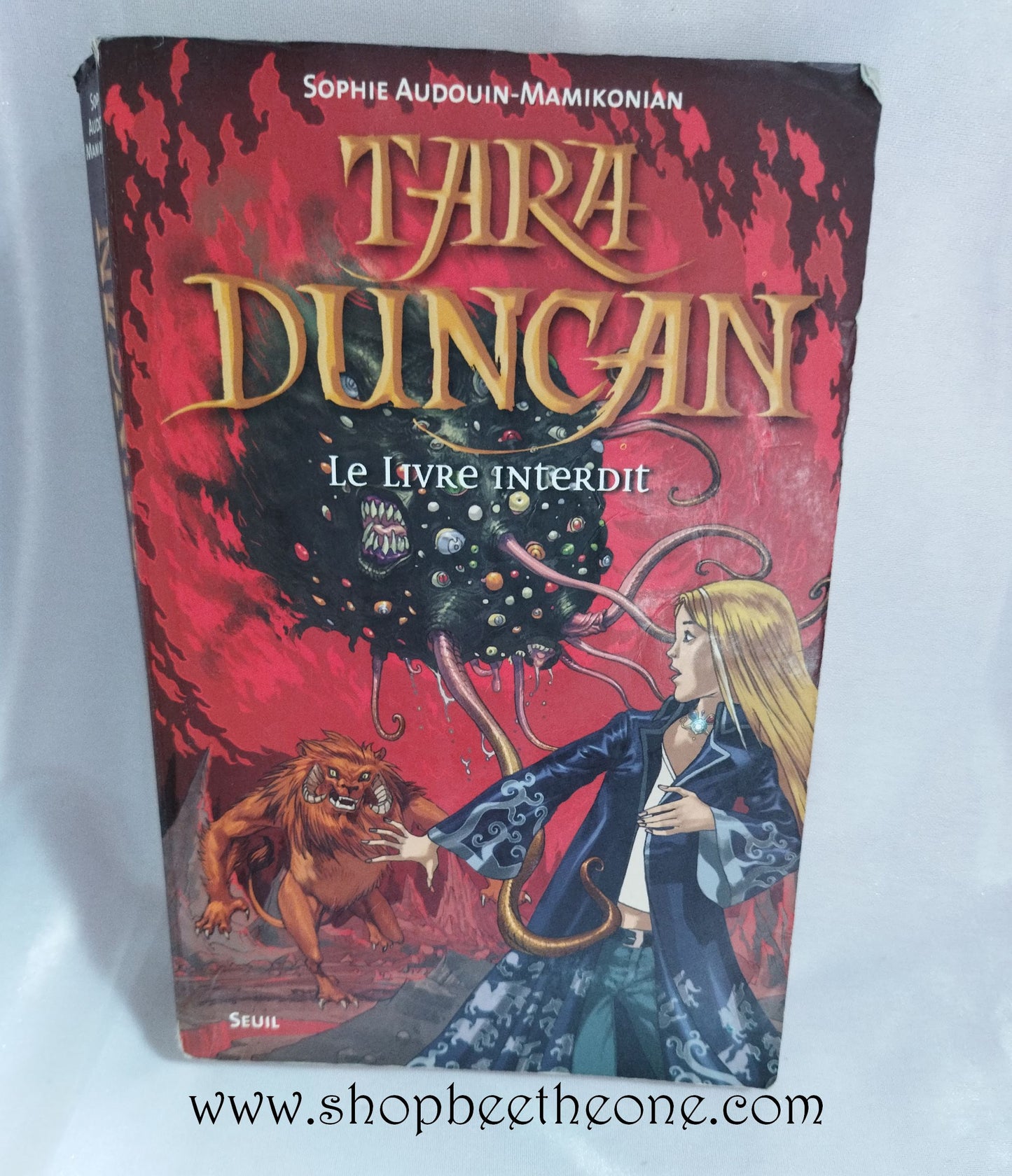 Livre d'histoire "Tara Duncan Tome 2 Le Livre interdit"
