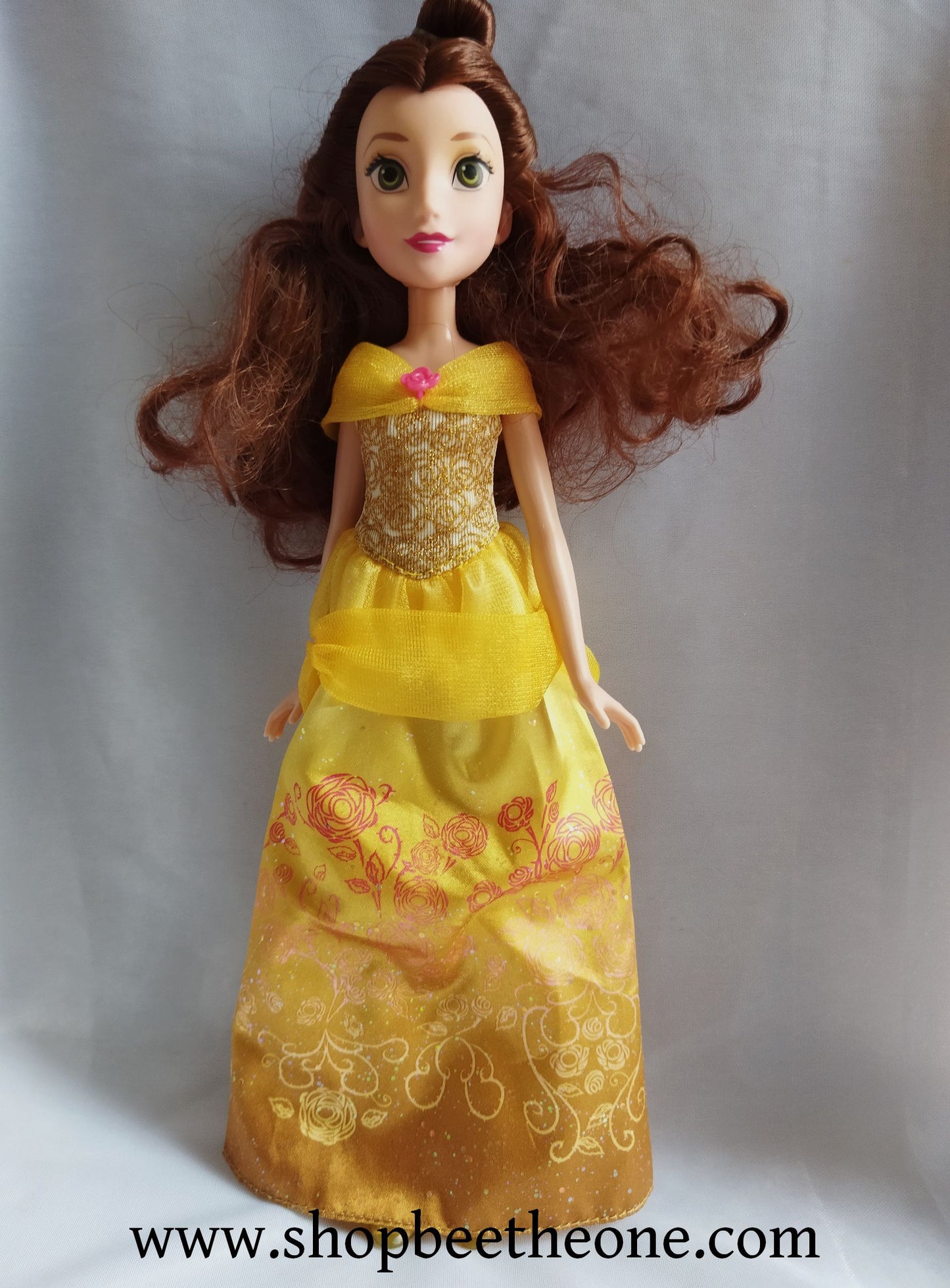 Disney Princesses Belle Poussière d'étoiles (Royal Shimmer) réédition - Hasbro 2016 - Poupée - Vêtement - Chaussures