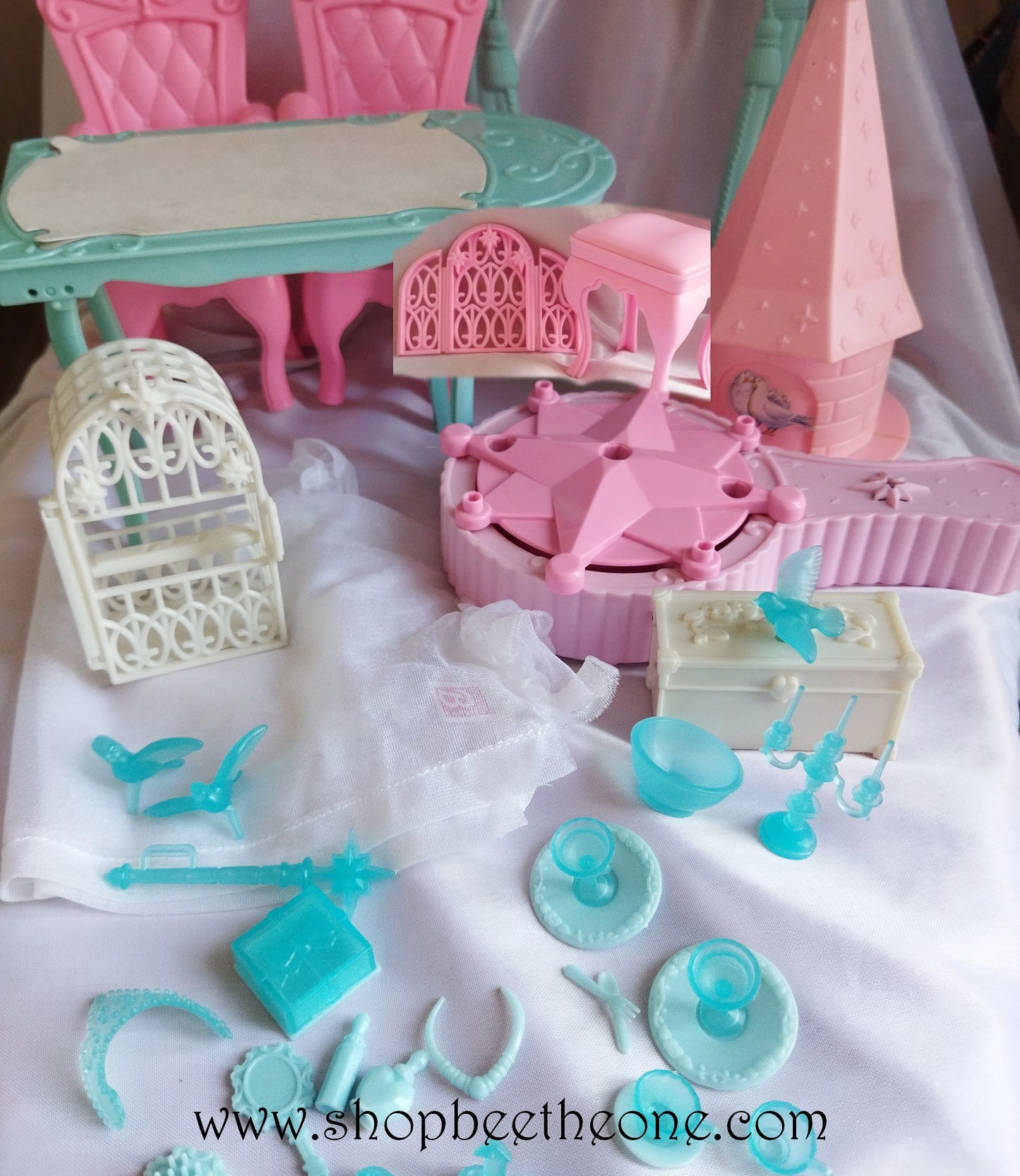 Barbie et le Lac des Cygnes (Swan lake) Château du lac des Cygnes (Enchanted Castle) - Mattel 2003 - Accessoires