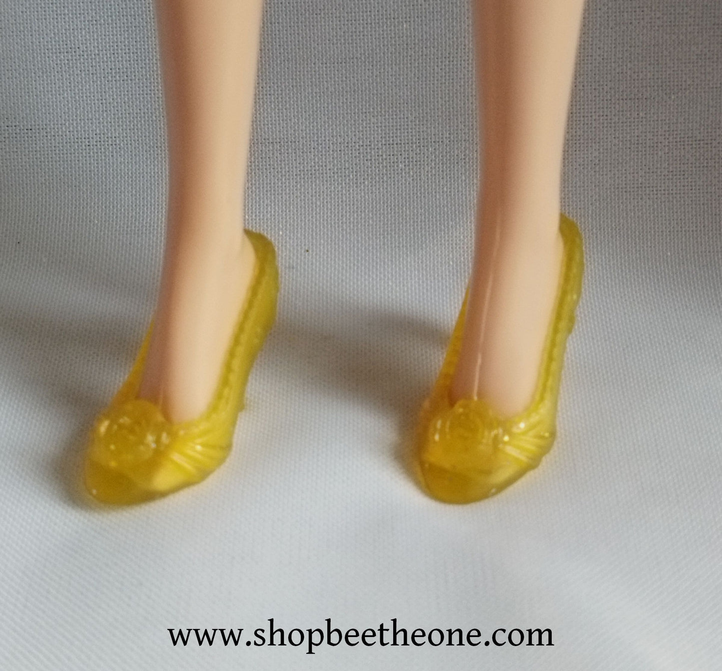 Disney Princesses Belle Poussière d'étoiles (Royal Shimmer) réédition - Hasbro 2016 - Poupée - Vêtement - Chaussures
