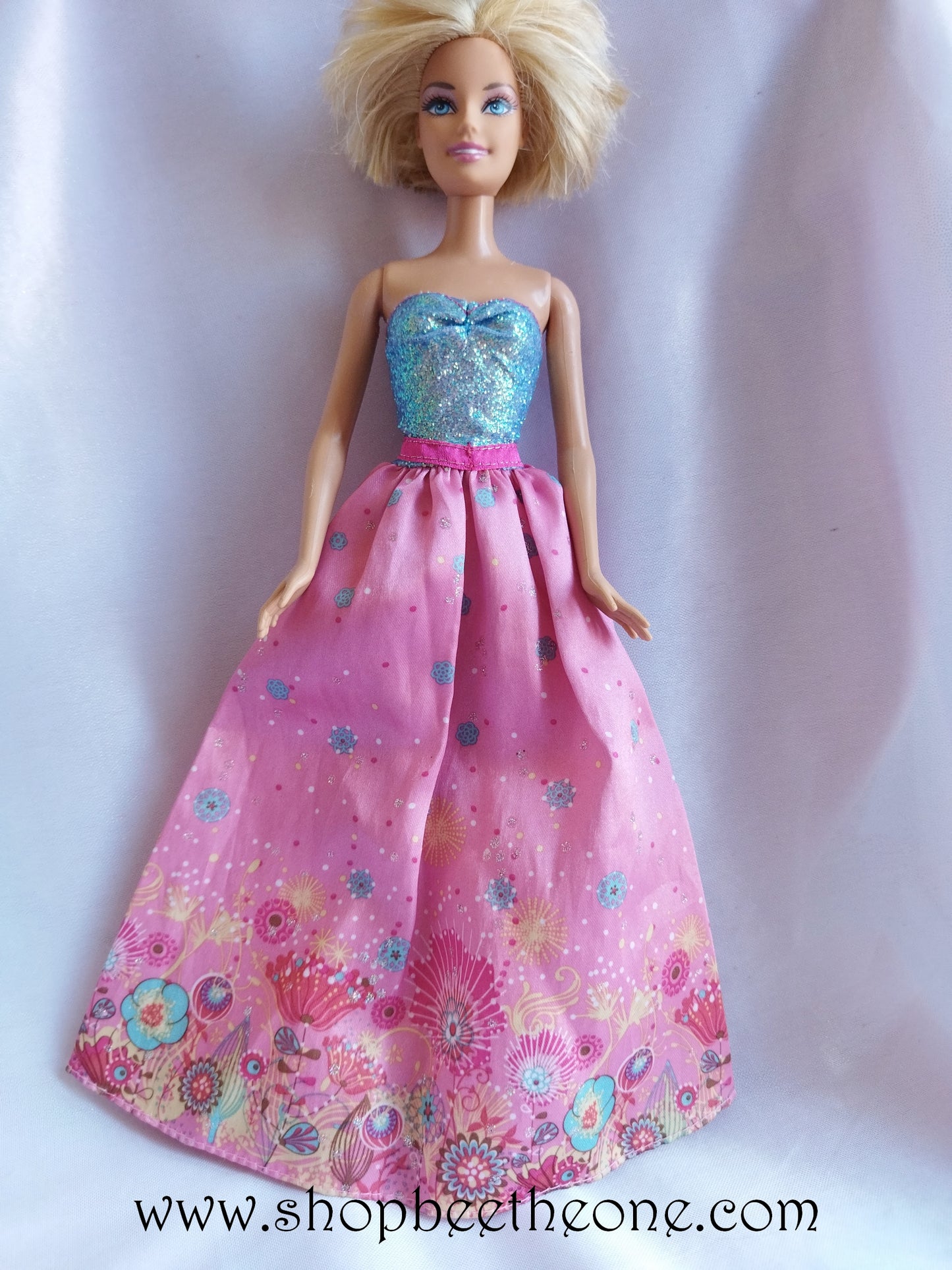 Barbie Princesse Longue Chevelure (Cut 'n Style Princess) - Mattel 2010 - Poupée - Vêtement