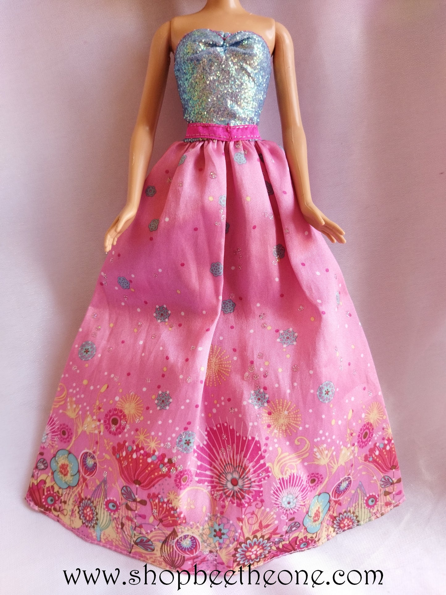 Barbie Princesse Longue Chevelure (Cut 'n Style Princess) - Mattel 2010 - Poupée - Vêtement