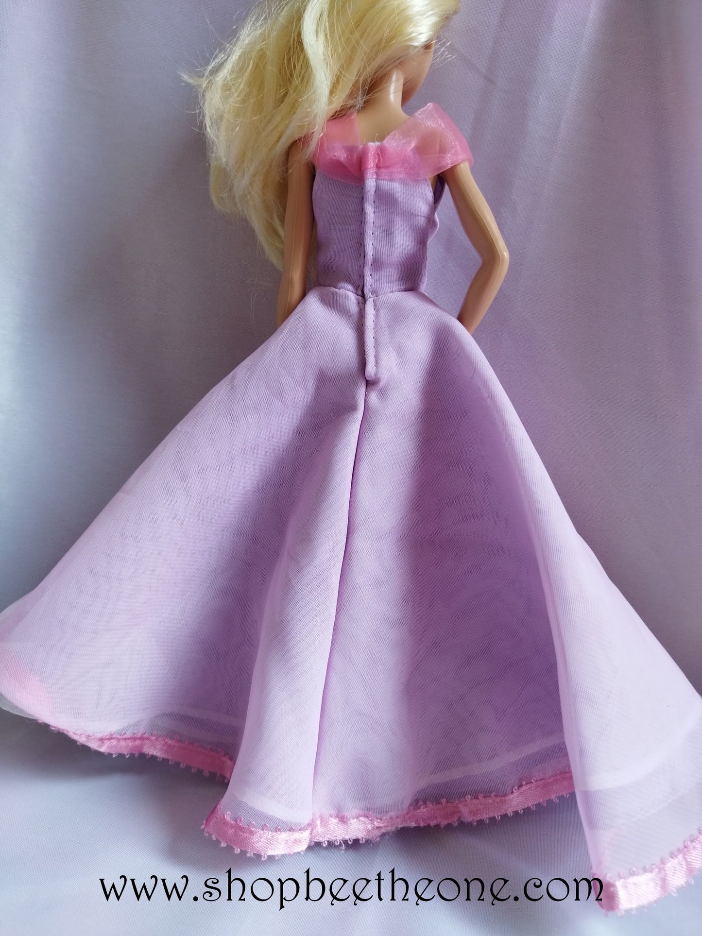 Barbie Les Robes de mes Voyages - Autriche et Pologne - RBA 2012/2013 - Vêtements