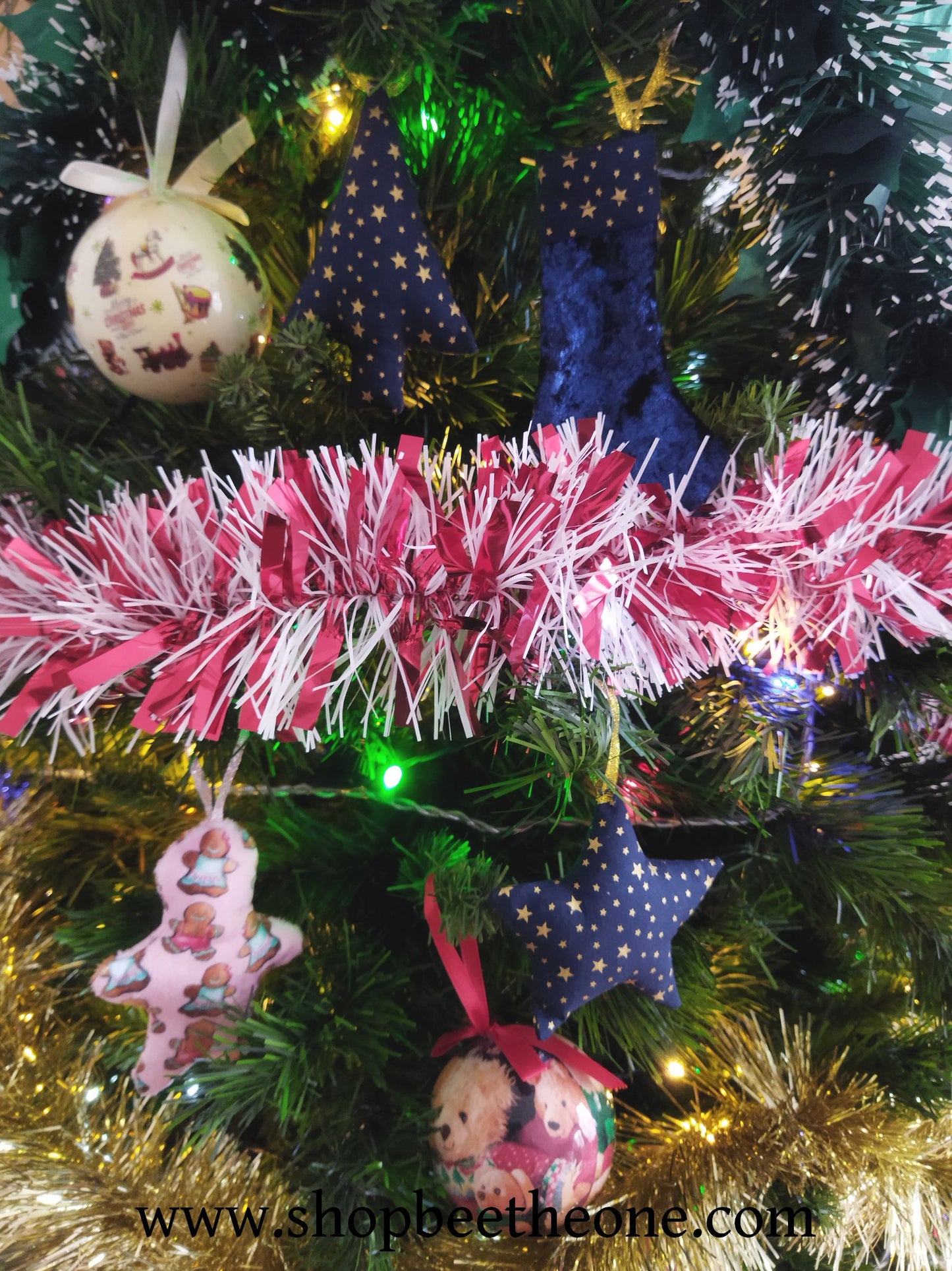 Décoration pour sapin de Noël Suspension en tissu - Botte de Père Noël en velours - par Bee the One