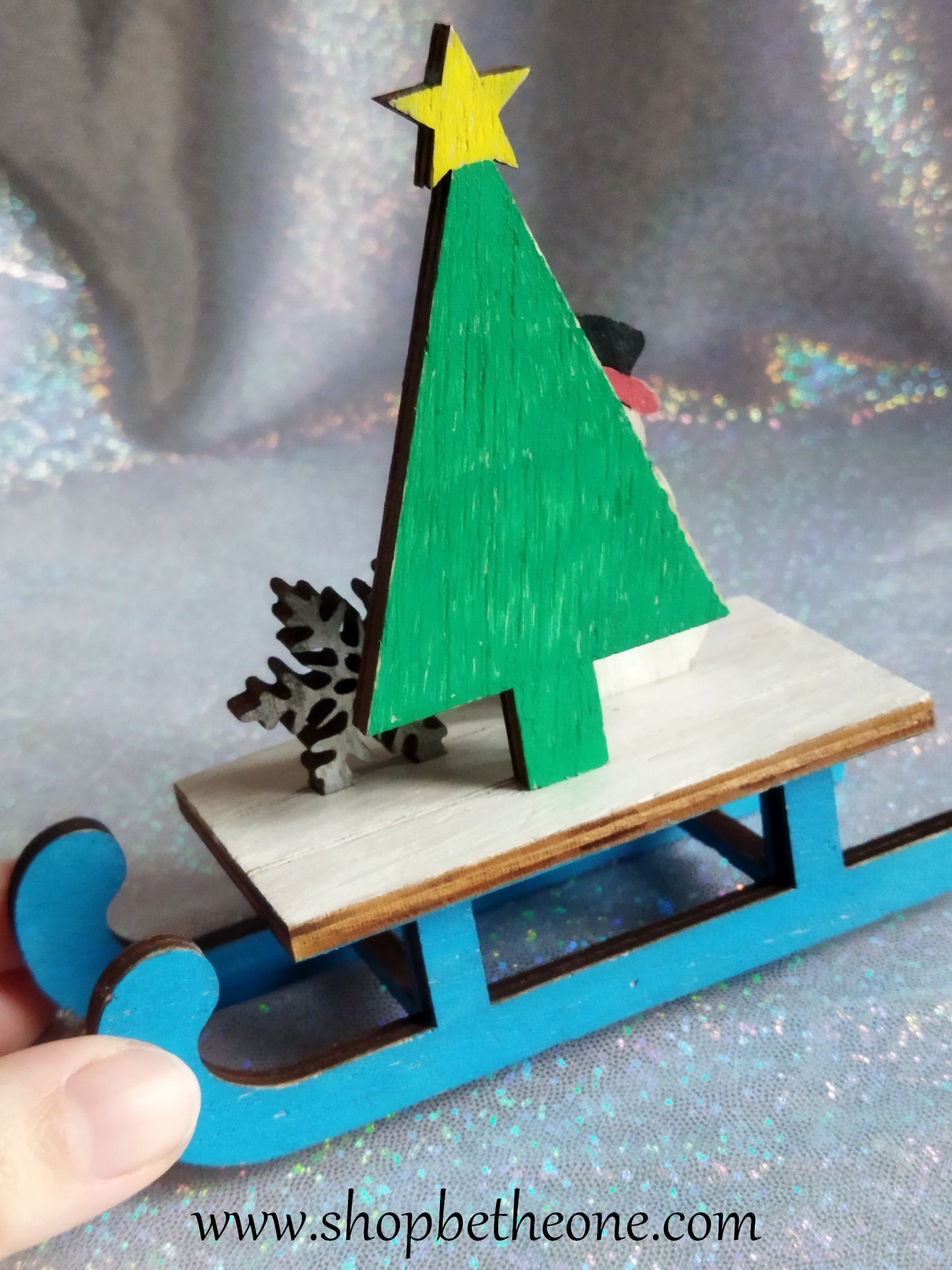 Décoration de Noël Sujet Traineau en bois peint avec éléments assortis - par Bee the One