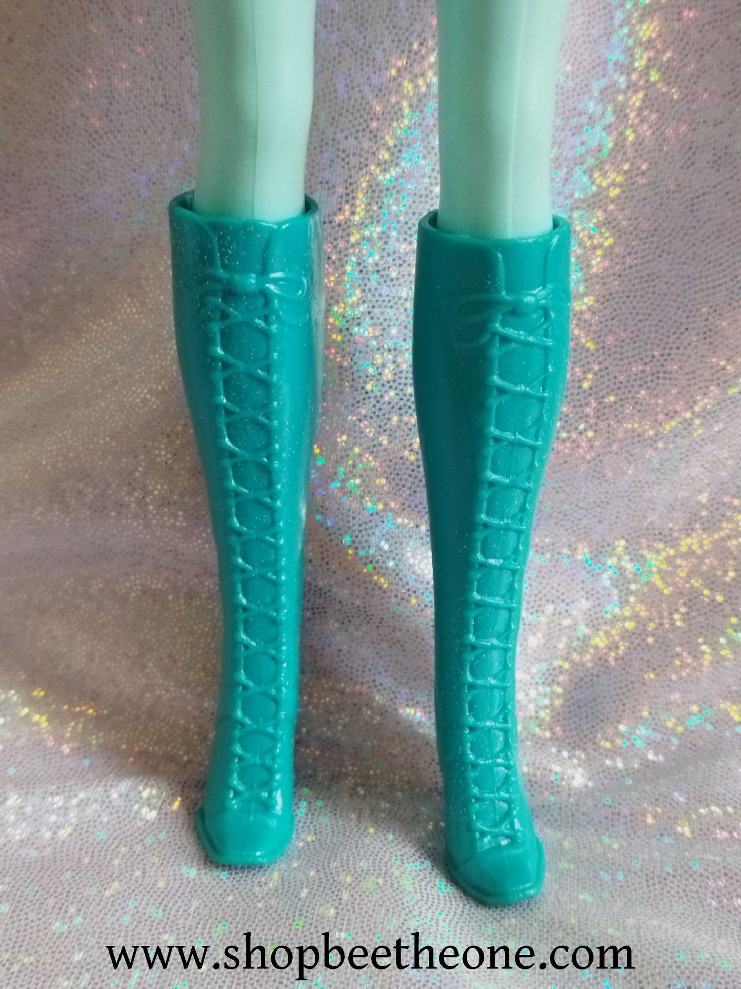 Barbie et les Trois Mousquetaires (Barbie and the 3 Musketeers) - Aramina 2-en-1 - Mattel 2009 - Poupée - Vêtement - Chaussures