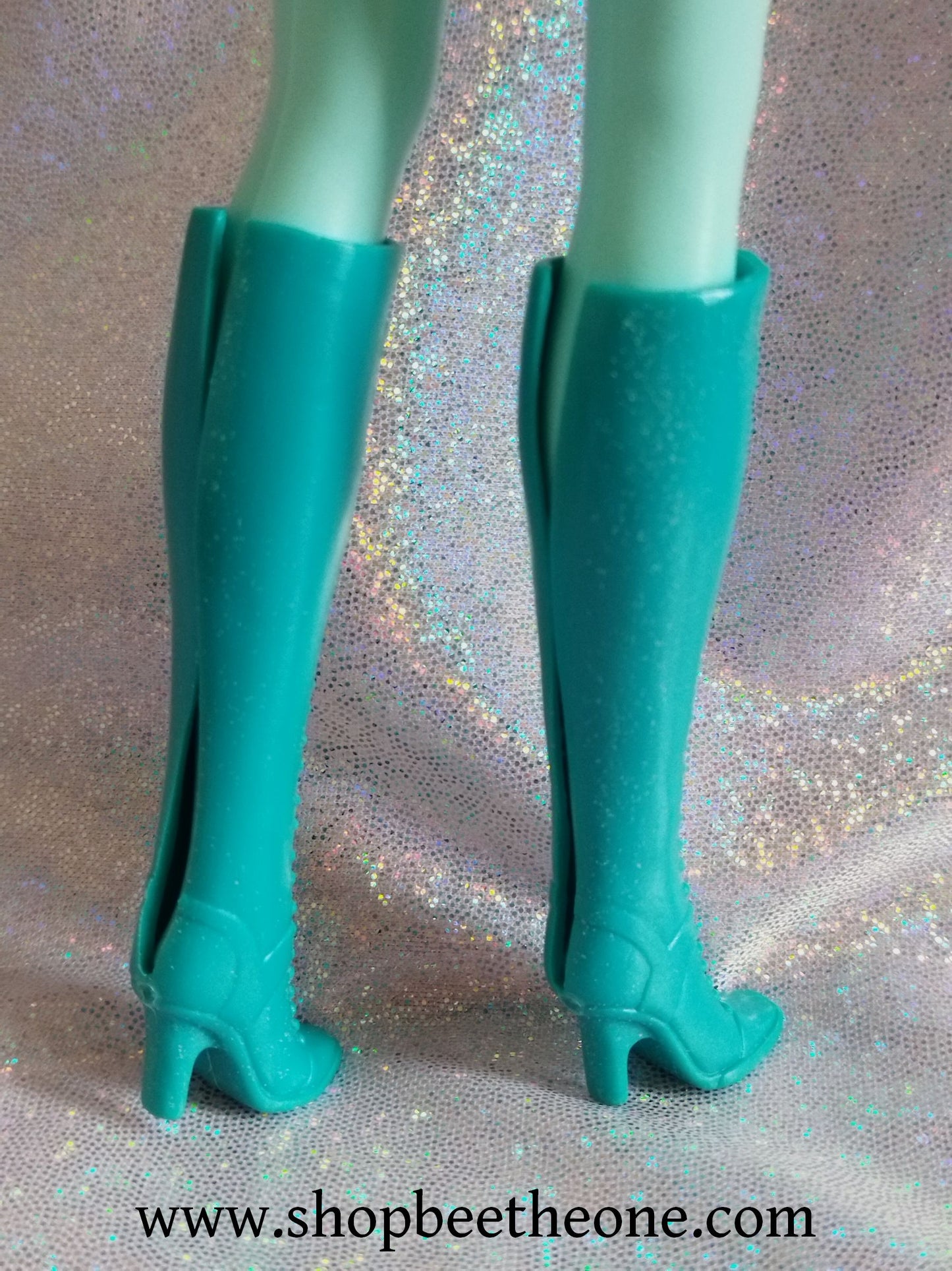 Barbie et les Trois Mousquetaires (Barbie and the 3 Musketeers) - Aramina 2-en-1 - Mattel 2009 - Poupée - Vêtement - Chaussures