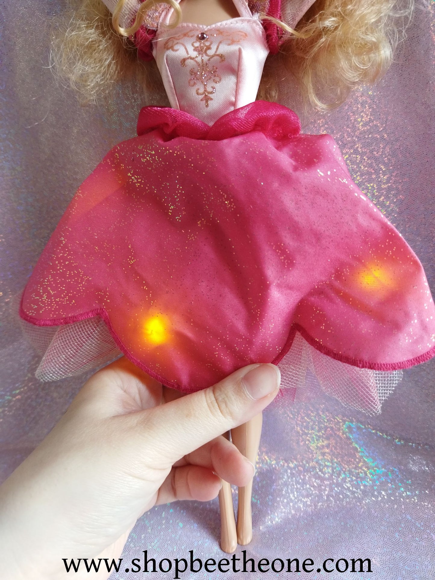 Barbie au Bal des 12 Princesses (Barbie and the 12 Dancing Princesses) - Princesse Genevieve et Twyla - Mattel 2006 - Poupée lumineuse