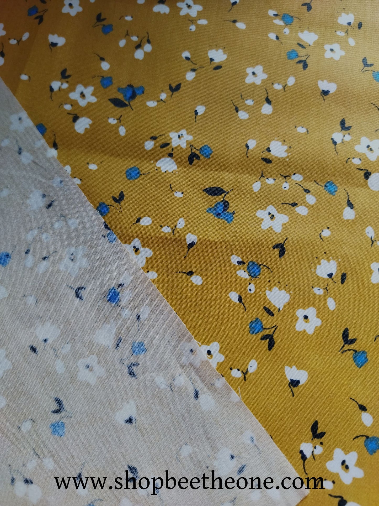 Coupon de twill coton "Petites fleurs" - 50 x 50 cm - fond jaune ou gris