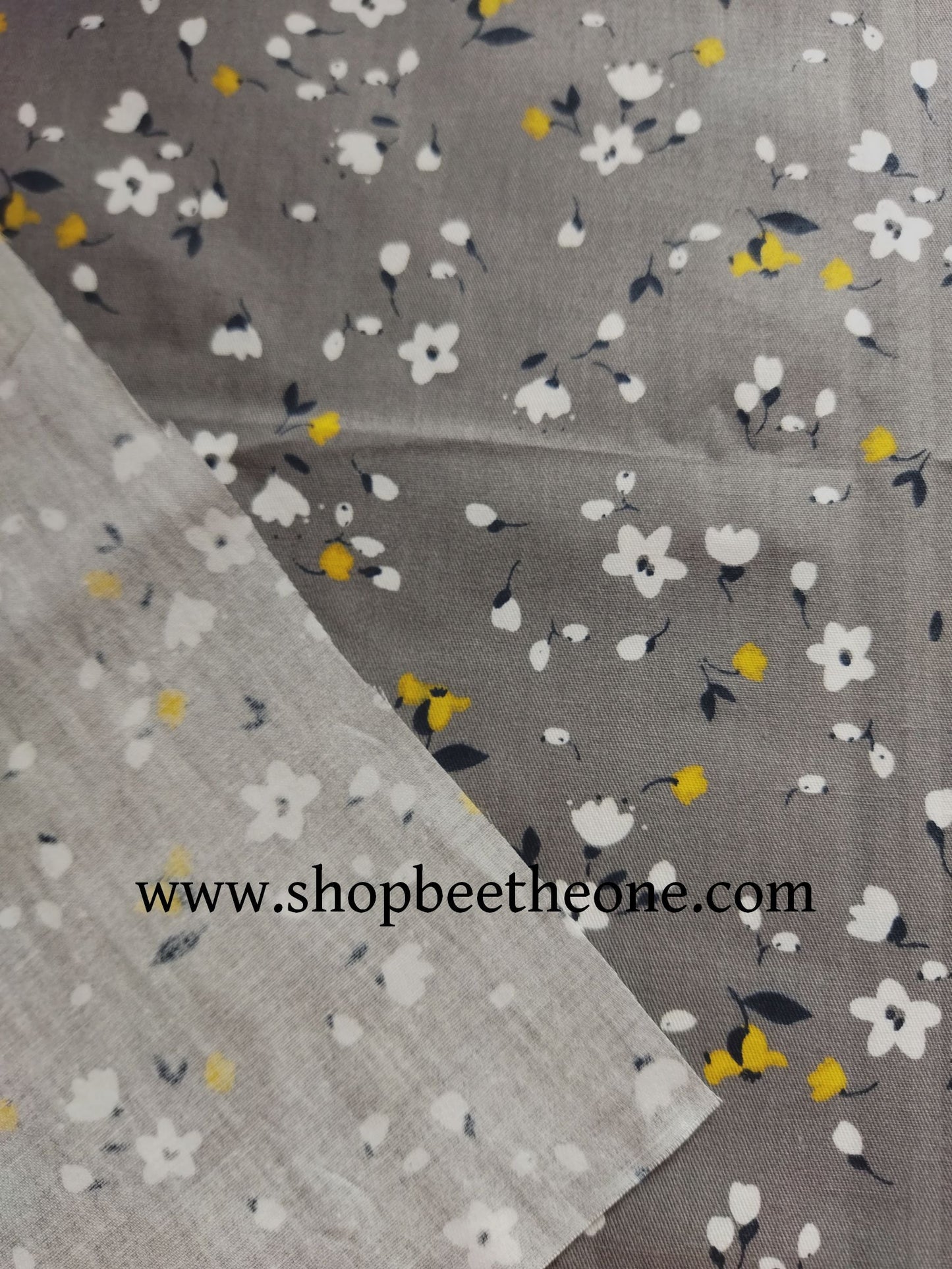 Coupon de twill coton "Petites fleurs" - 50 x 50 cm - fond jaune ou gris