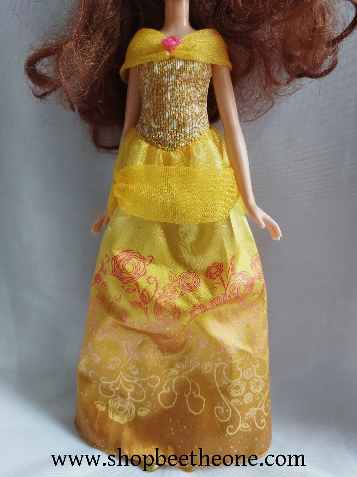 Disney Princesses Belle Poussière d'étoiles (Royal Shimmer) réédition - Hasbro 2016 - Poupée - Vêtement - Chaussures