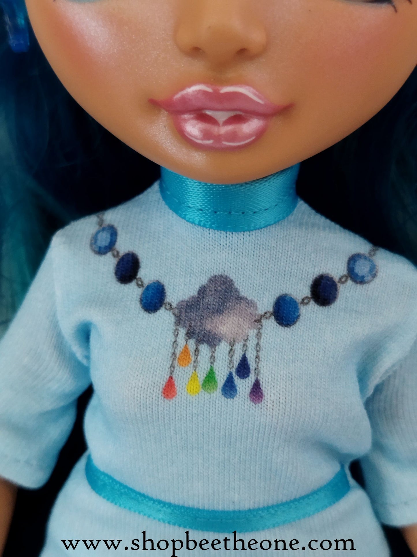 Fashion pack Robe à imprimé collier + Jupon amovible + Bandeau de cheveux pour poupées Rainbow High - 2 coloris - Collection Glitter Party - par Bee the one
