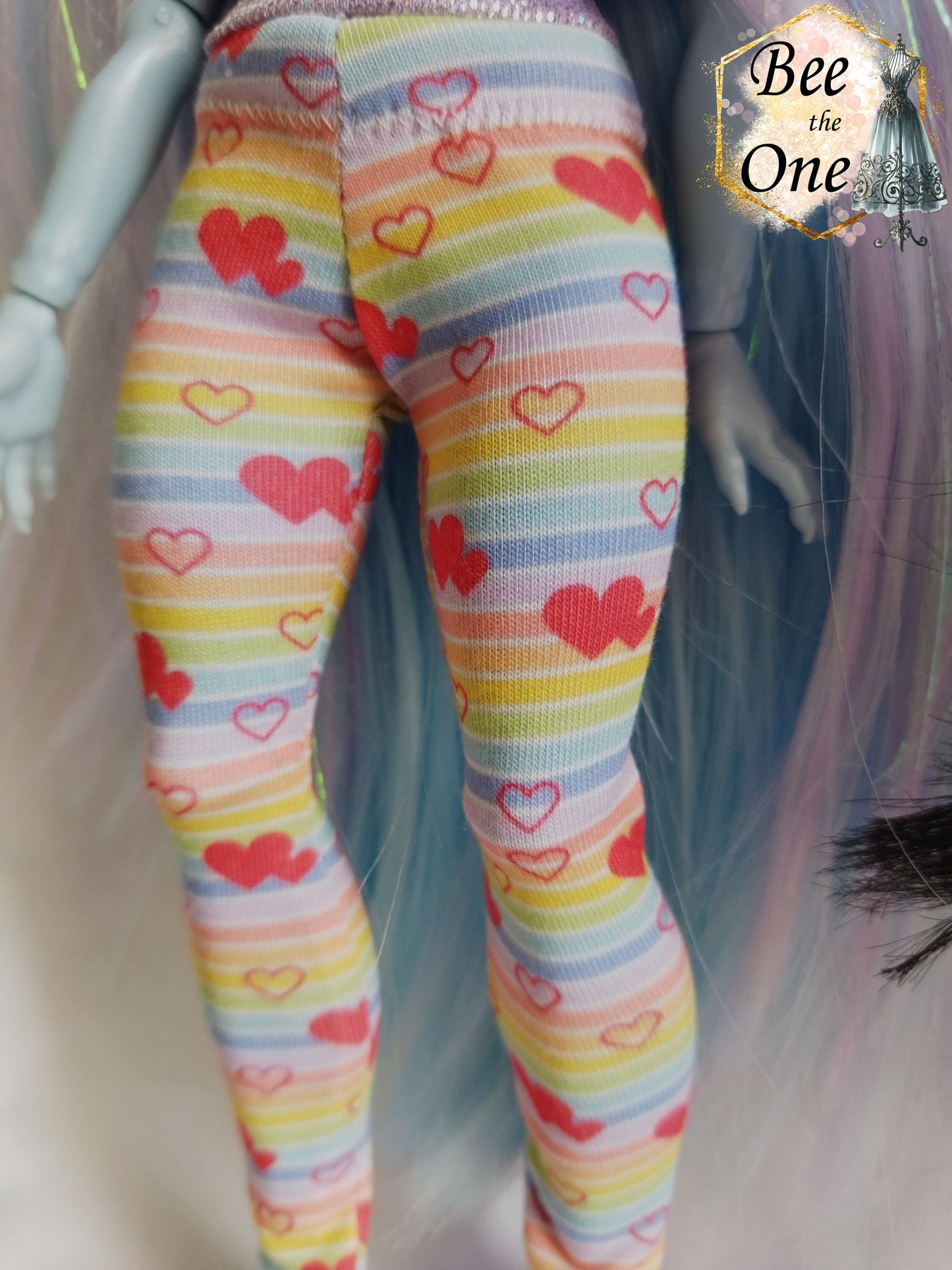 Pantalon collant long motif rayures arc-en-ciel et coeurs pour poupées Monster High G3 - 2 tailles - Collection Basics - par Bee the One