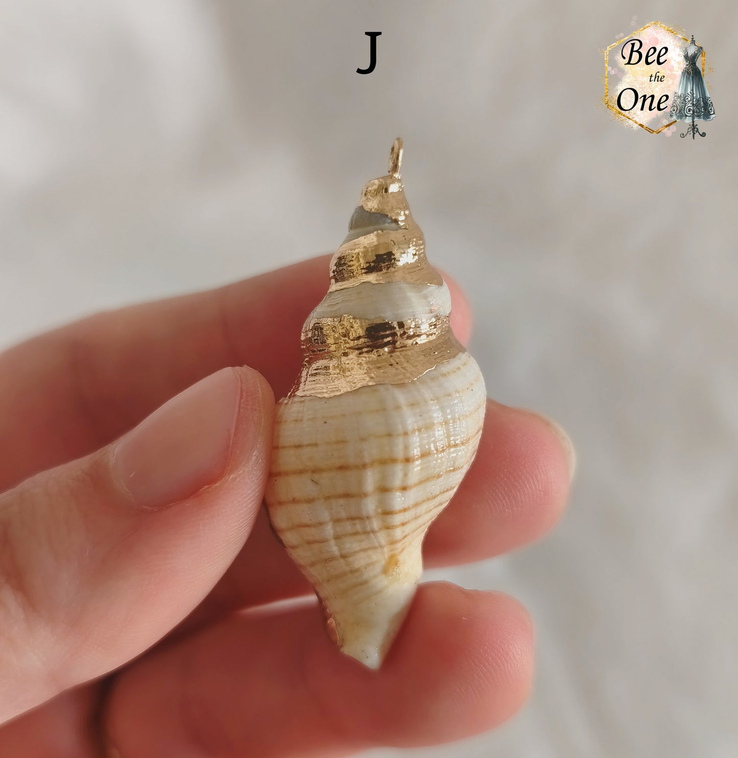 Breloque pendentif Coquillage naturel Buccin - de 40 à 60 mm (au choix) - naturel/doré