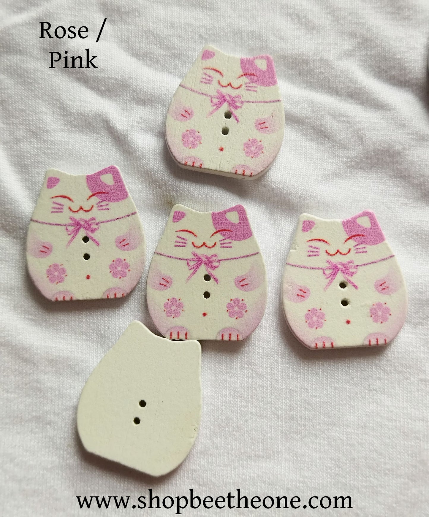 Bouton Chat porte-bonheur japonais "Maneki-neko" en bois - 25 mm - 8 coloris disponibles