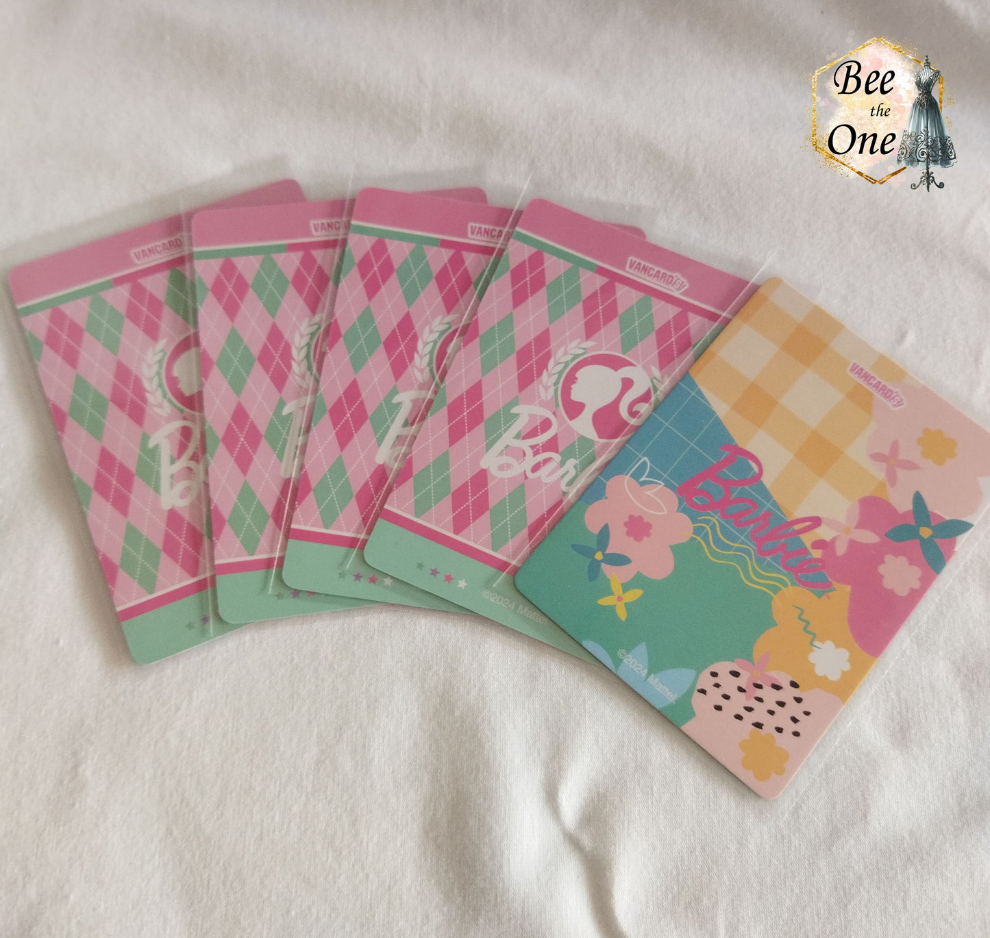 Lot "Découverte Barbie " 4 carte R + 1 Carte SR Barbie "Living the Dream" série 2025