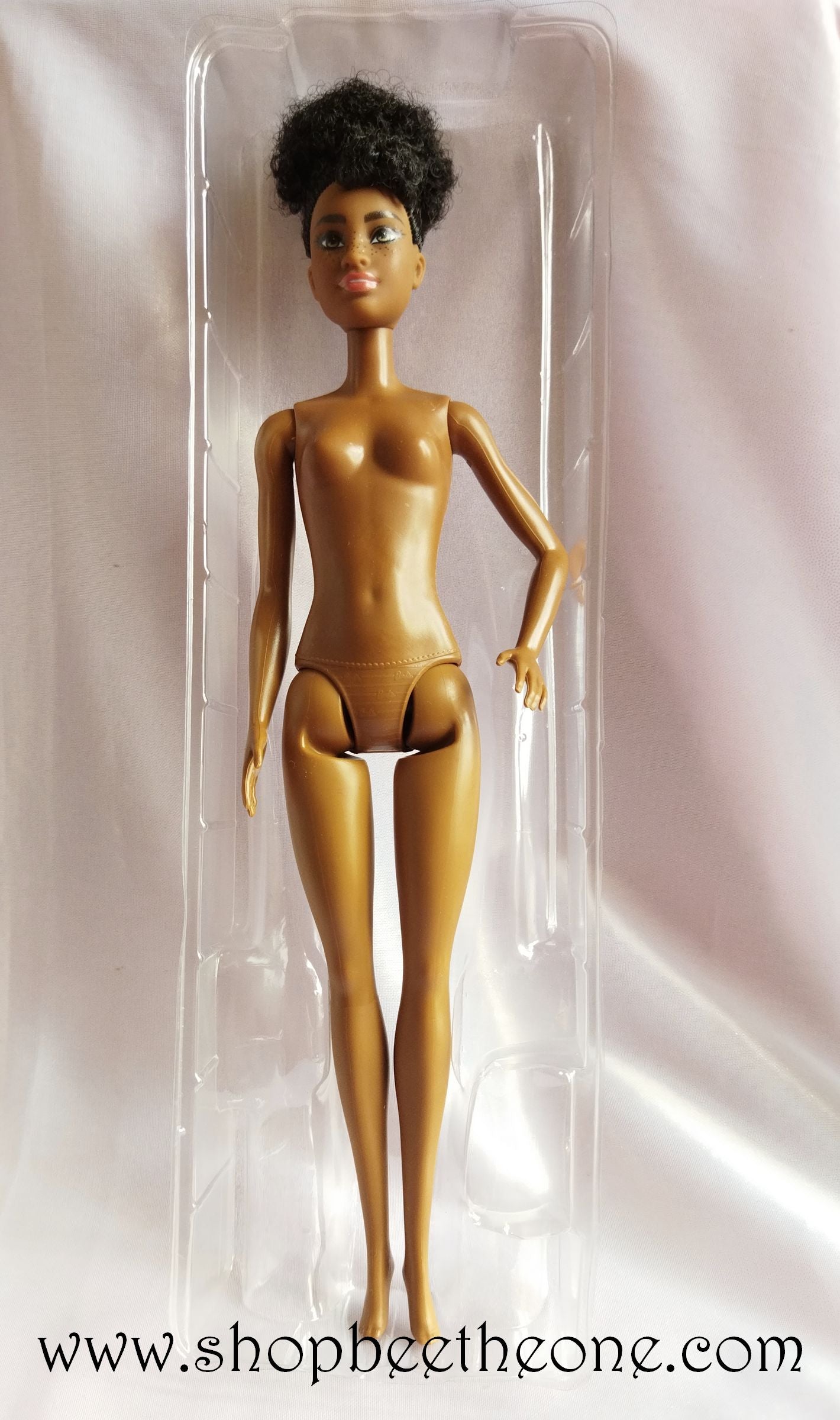 Barbie Fashionistas 180, 181 et 185 - Mattel 2021-2022 - Trousse d'emballage vide