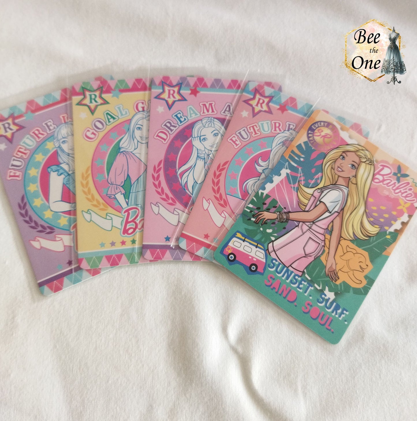 Lot "Découverte Barbie " 4 carte R + 1 Carte SR Barbie "Living the Dream" série 2025