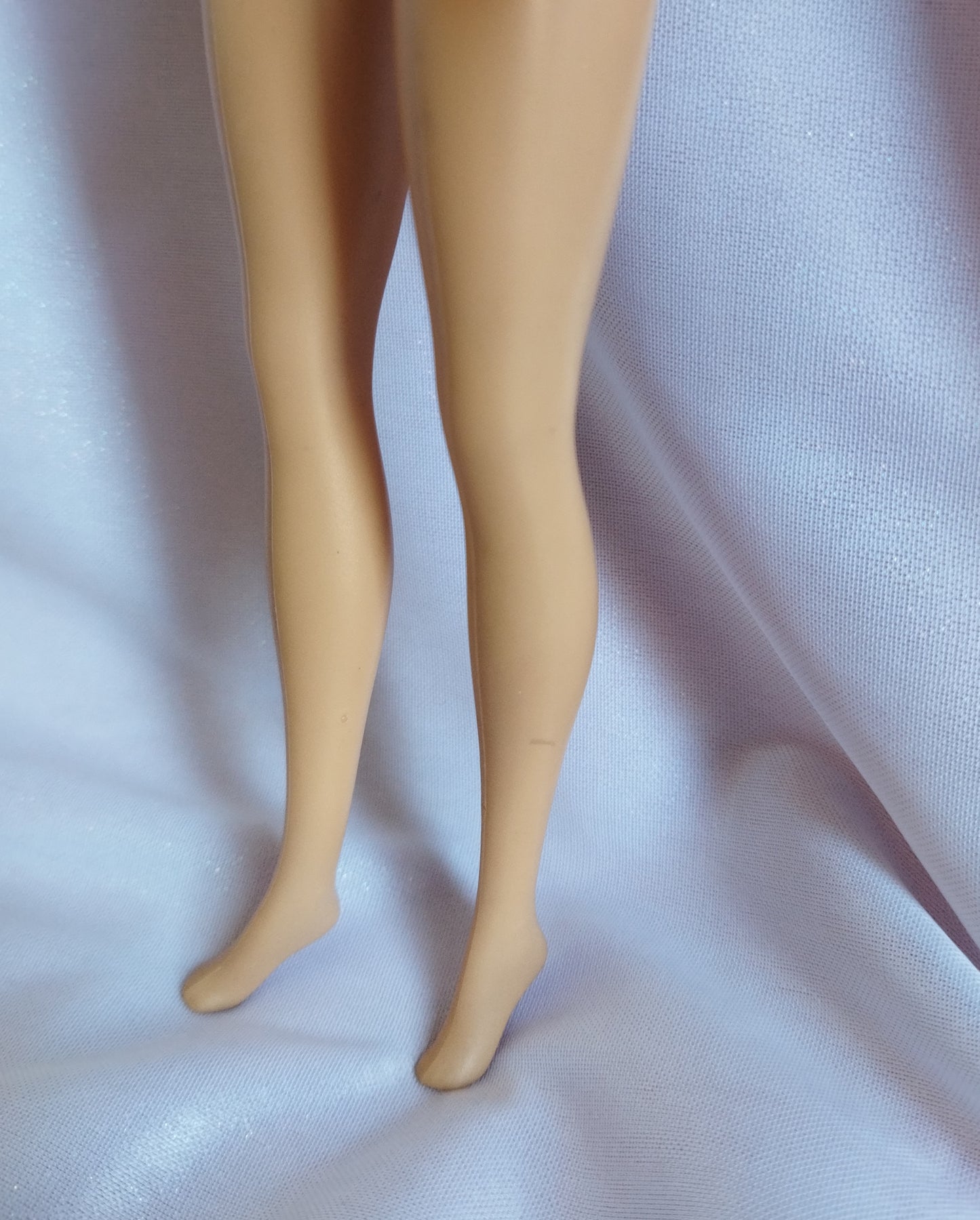 Barbie Coeur de Princesse (The Princess and the Pauper) - Princesse Anneliese - poupée et bracelet - Mattel 2007 - Poupée - vêtements