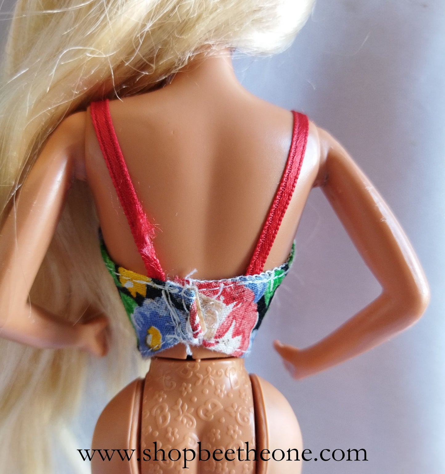 Barbie Teen Talk (Je Parle) - variante rouge/noir - Mattel 1991 - Vêtements