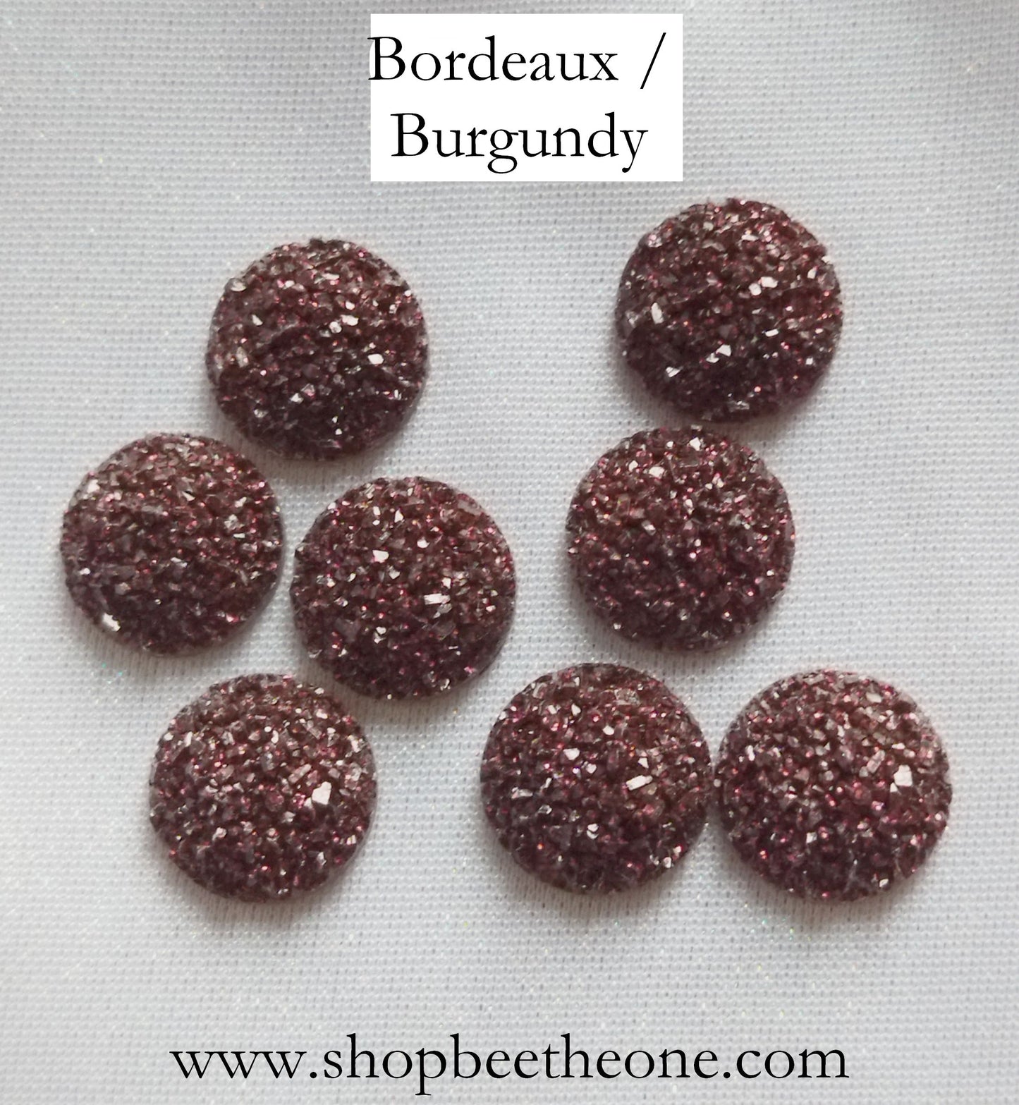Cabochon rond demi-perle effet druzy (géode) - reflets pailletés multicolores - 12 mm - 4 coloris