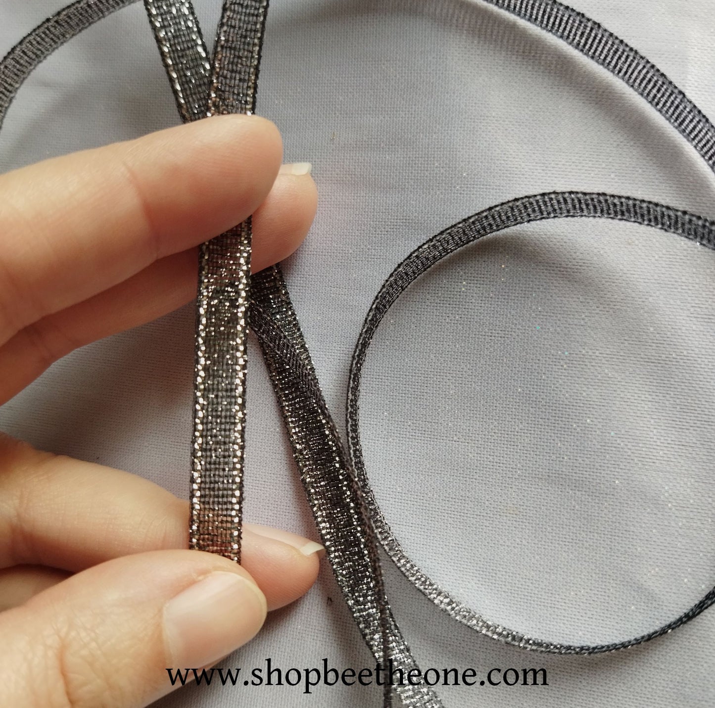 Ruban fantaisie organza bicolore brillant- 7 mm x 1 m - Noir/argenté