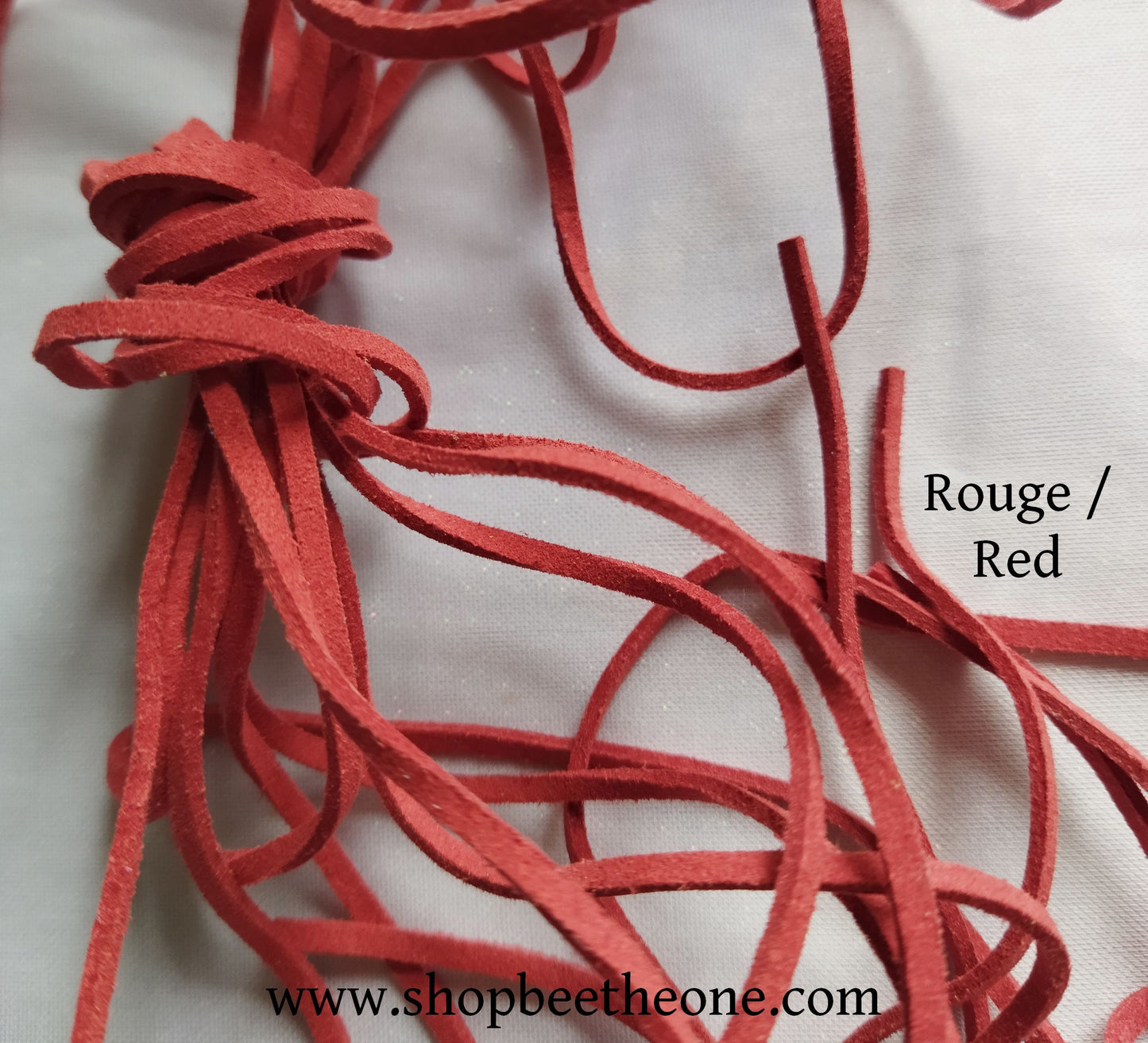 Cordon de suédine - 2,5 mm x 1,5 mm x 95 cm - 8 coloris disponibles