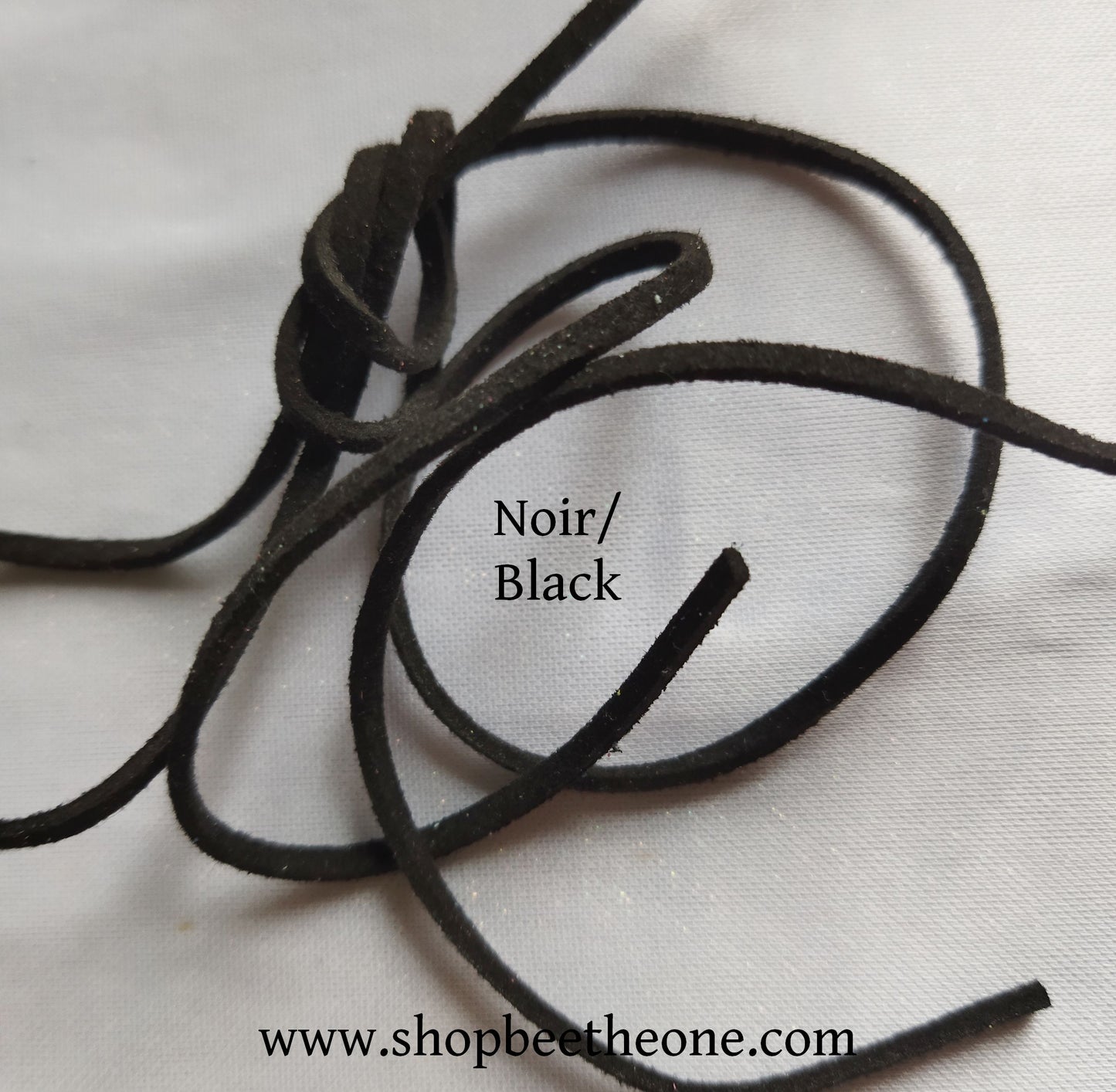 Cordon de suédine - 2,5 mm x 1,5 mm x 95 cm - 8 coloris disponibles