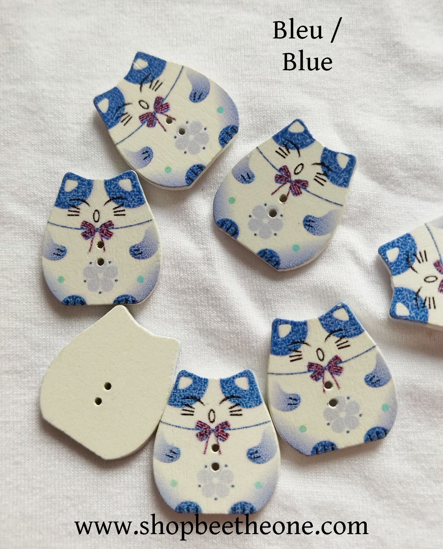 Bouton Chat porte-bonheur japonais "Maneki-neko" en bois - 25 mm - 8 coloris disponibles