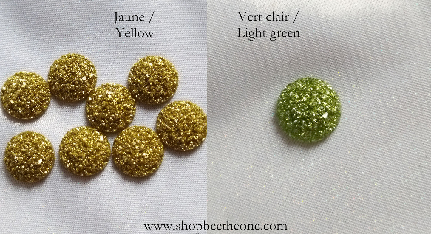 Cabochon rond demi-perle effet druzy (géode) - reflets pailletés ton sur ton - 12 mm - 14 coloris