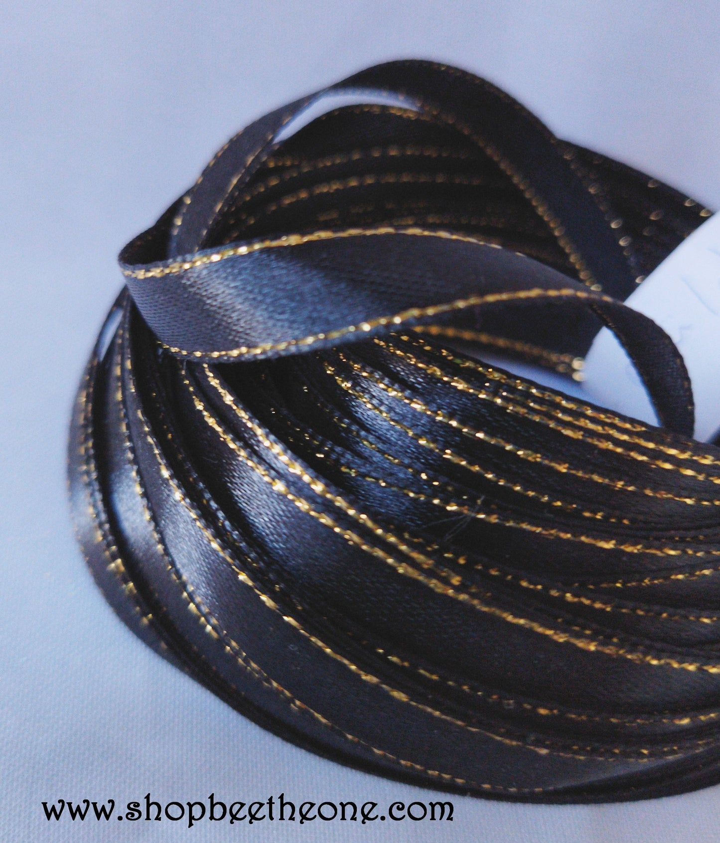 Ruban de satin Noir avec bordure dorée - 10 mm x 1 m