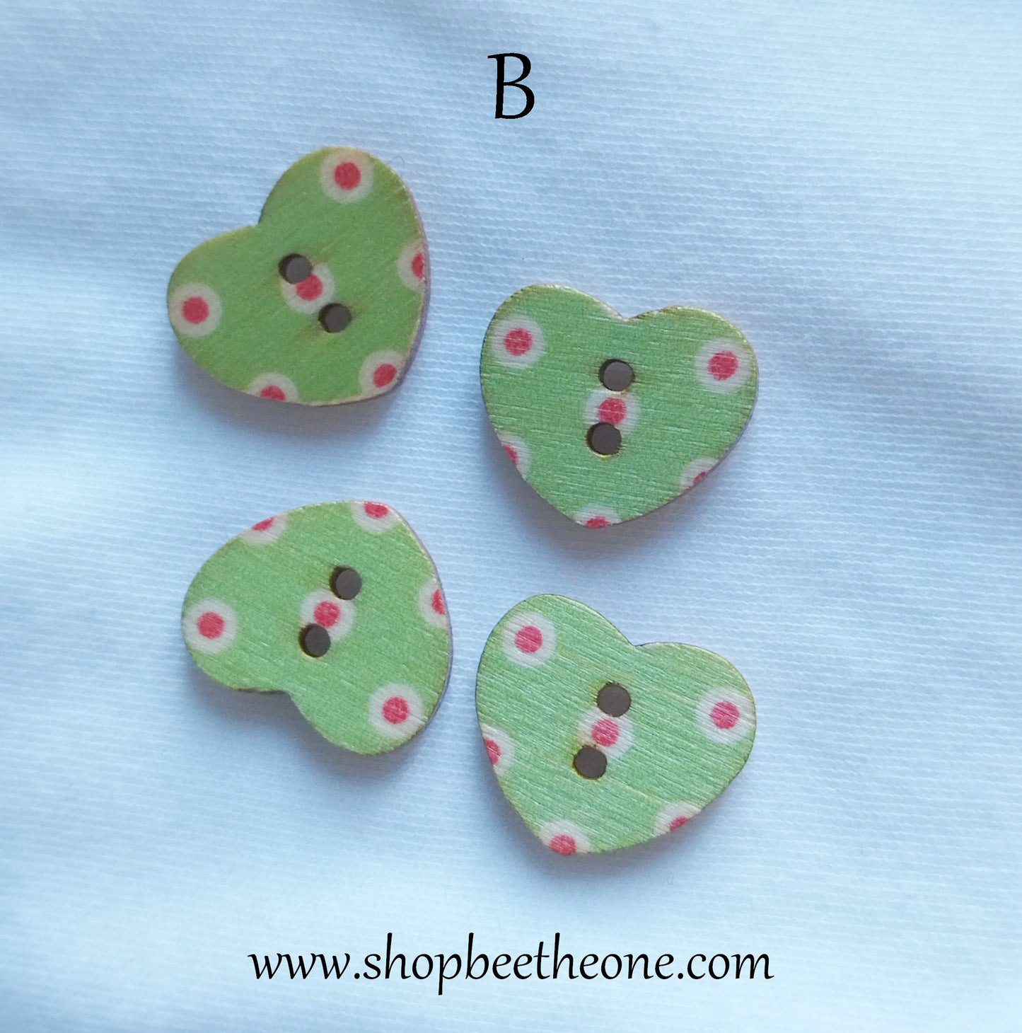 Bouton Petit Coeur "Petits ronds sur fond bleu ou vert" en bois façon vintage - 17 mm - 2 modèles