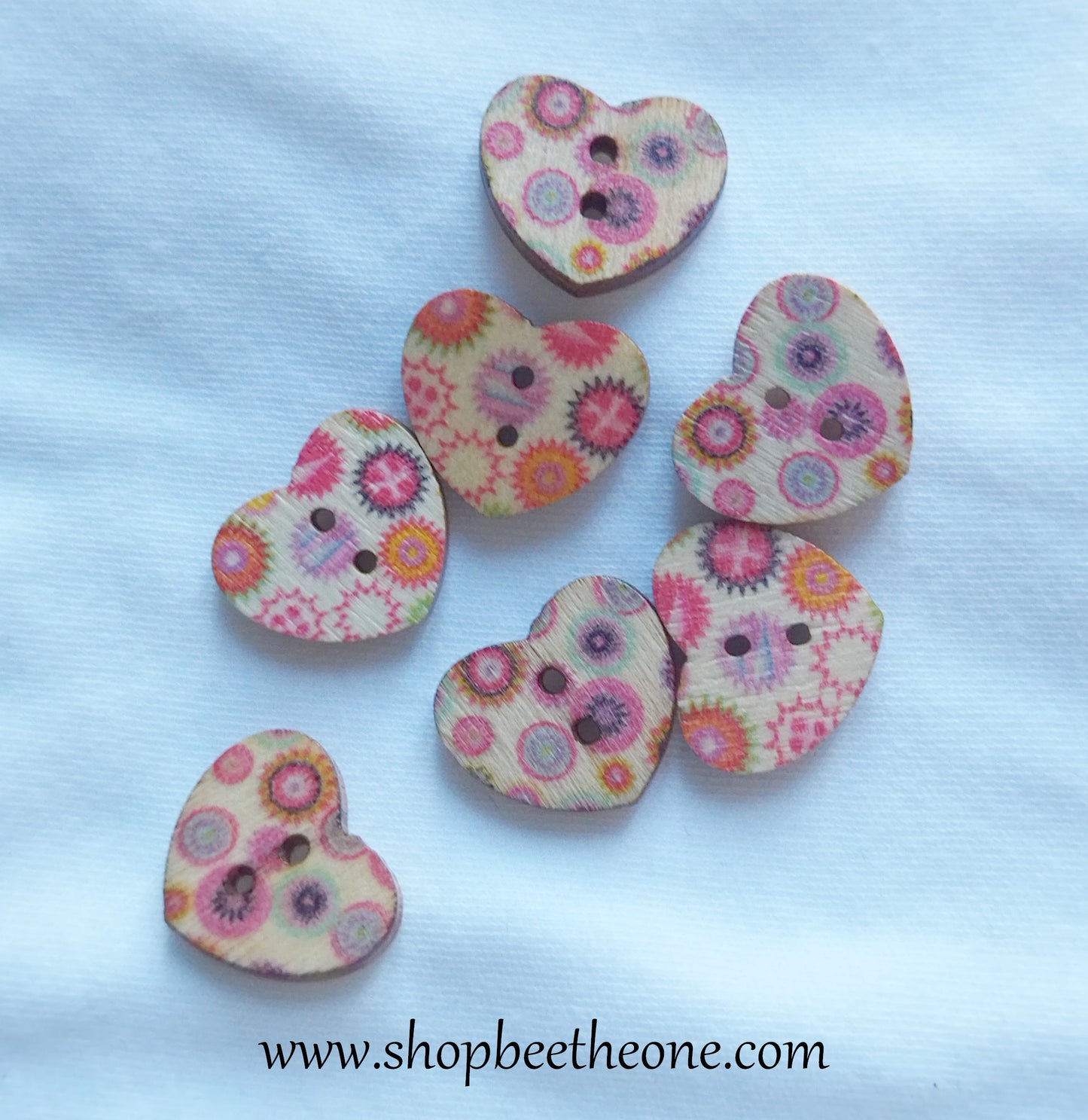 Bouton Petit Coeur "Ronds fantaisie" en bois façon vintage - 17 mm - 2 modèles