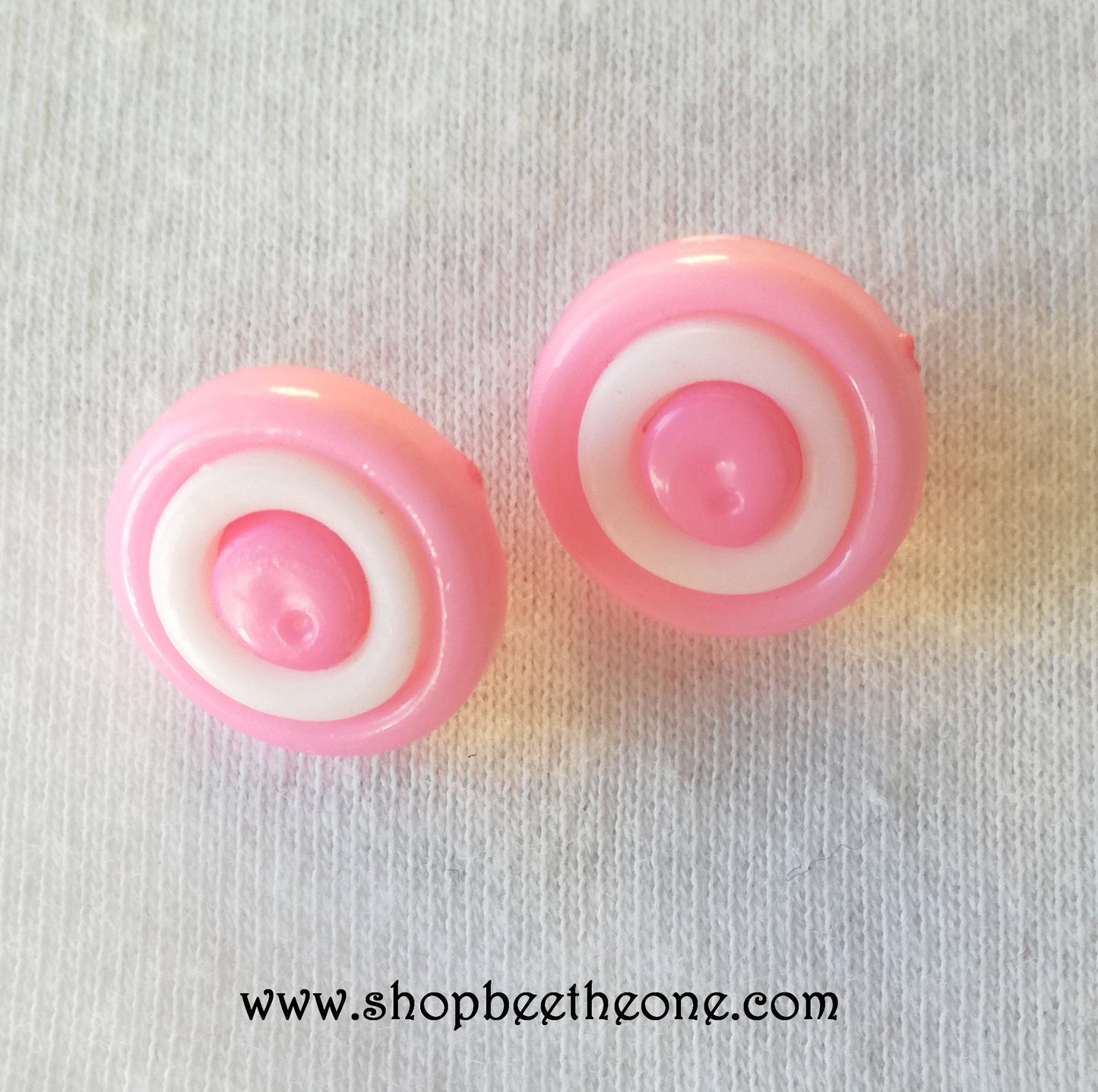 Bouton rond à queue en plastique anneau blanc - 13 mm - 19 coloris disponibles