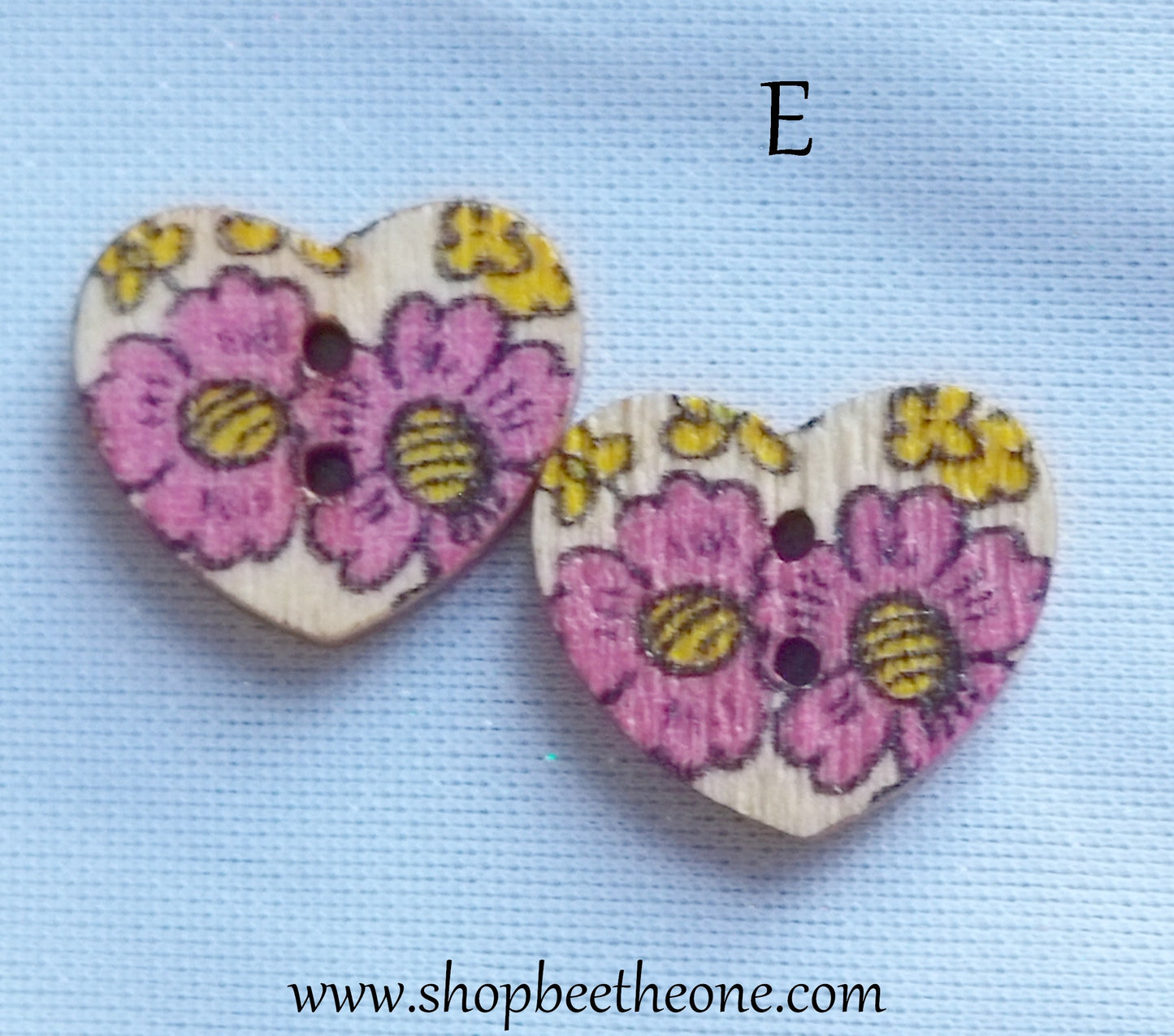 Bouton Petit Coeur "Fleurs roses et rouges" en bois façon vintage - 17 mm - 13 modèles