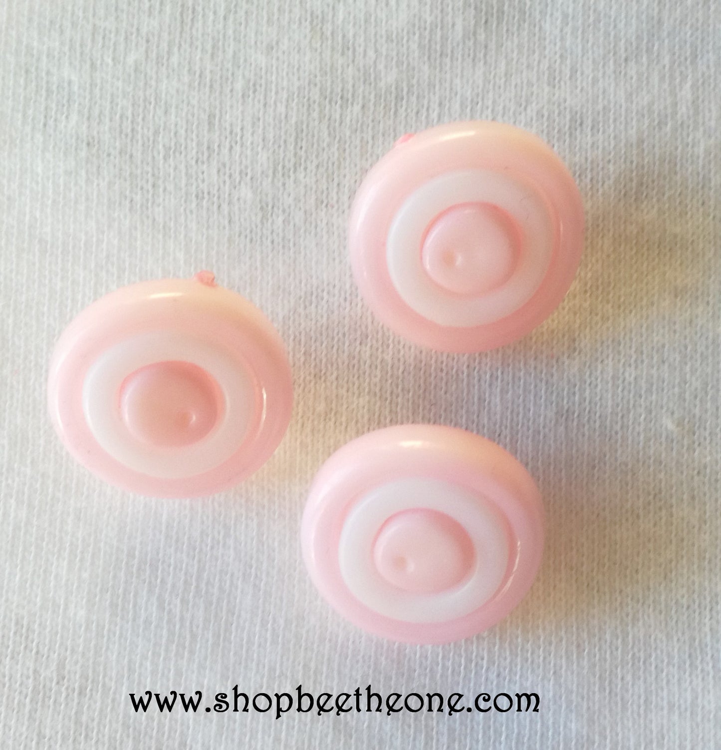 Bouton rond à queue en plastique anneau blanc - 13 mm - 19 coloris disponibles