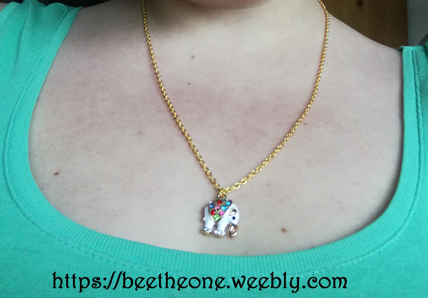 Collier minimaliste Petit Eléphant blanc en émail avec strass