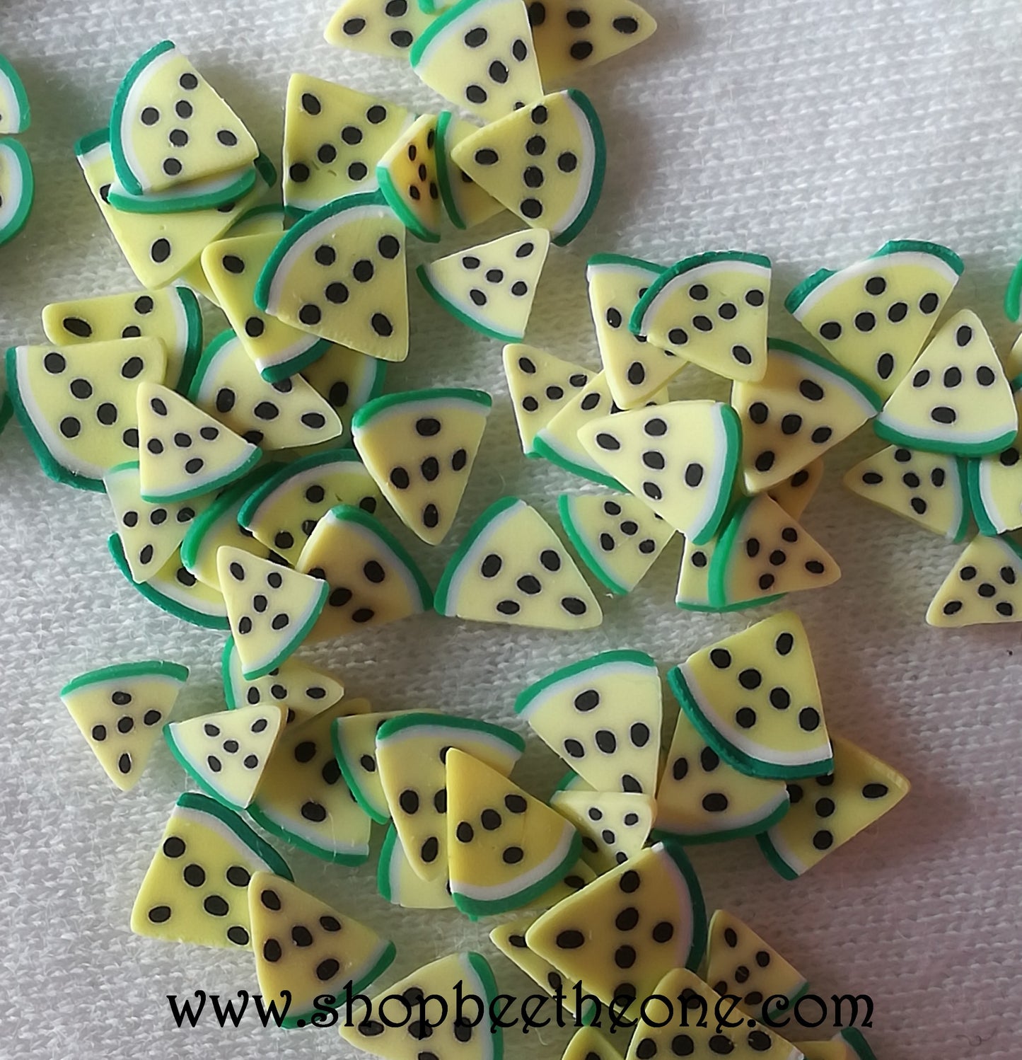 1 g (+/- 80 pièces) de Tranches de Fimo Pâte Polymère - Fruit tropical vert jaune - 2 formes