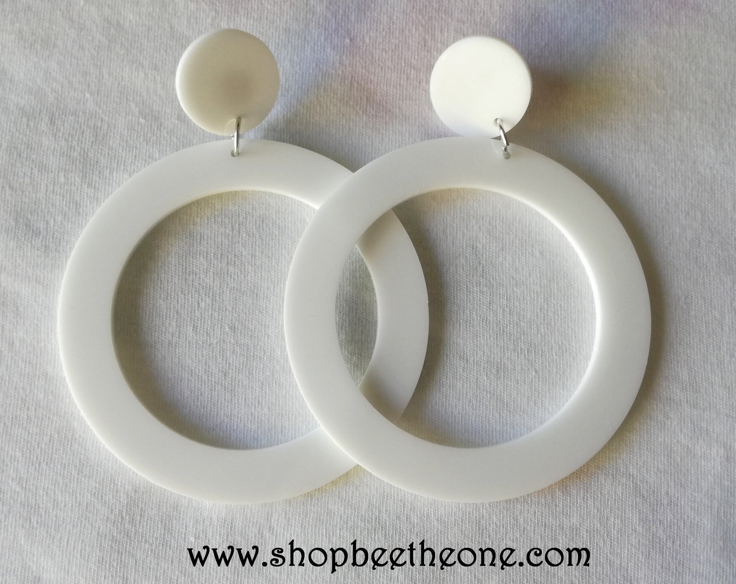 Maxi Boucles d'oreilles XXL géométriques rondes style vintage 80 - Blanc, noir ou rouge