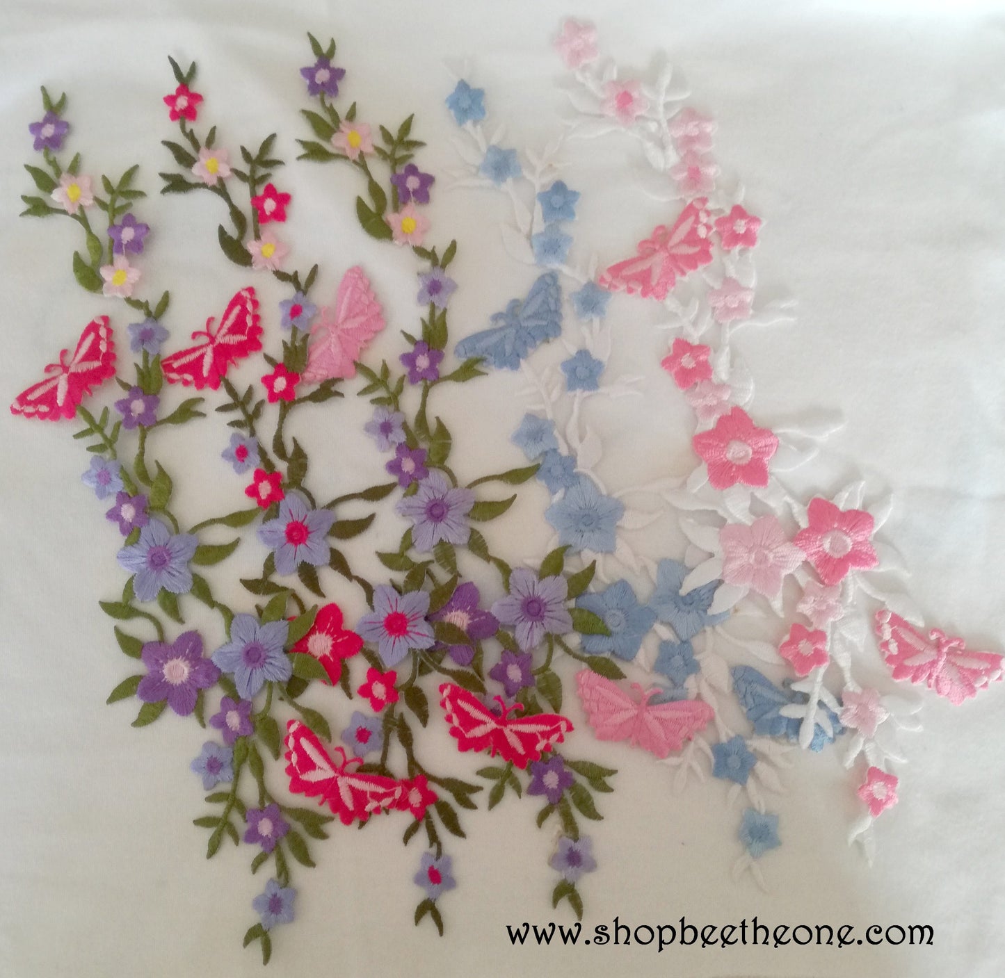 Maxi Applique broderie patch thermocollant Tige fleurie avec papillons 27 x 6,5 cm (à coudre ou repasser) - 5 coloris au choix