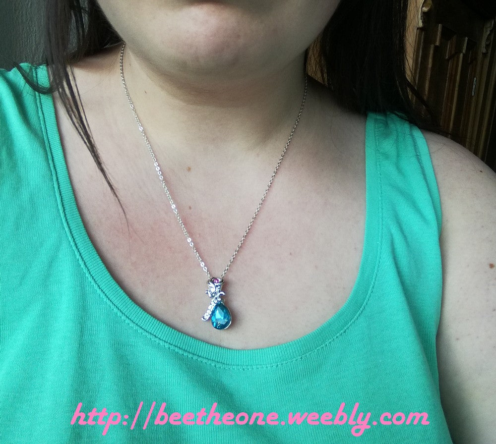 Collier pendentif Goutte, strass et rose - bleu et argent